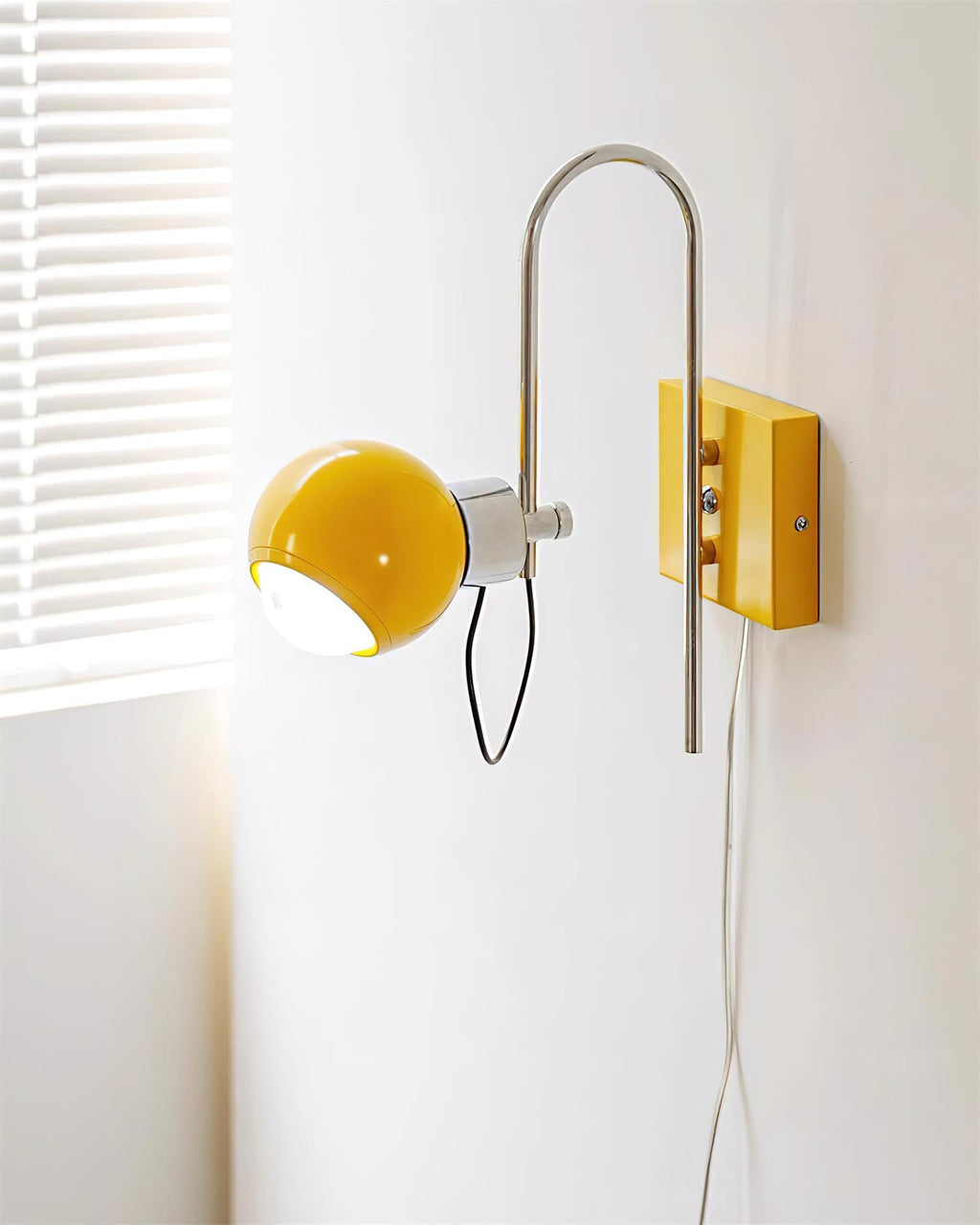 Nova Dot Wall Lamp
