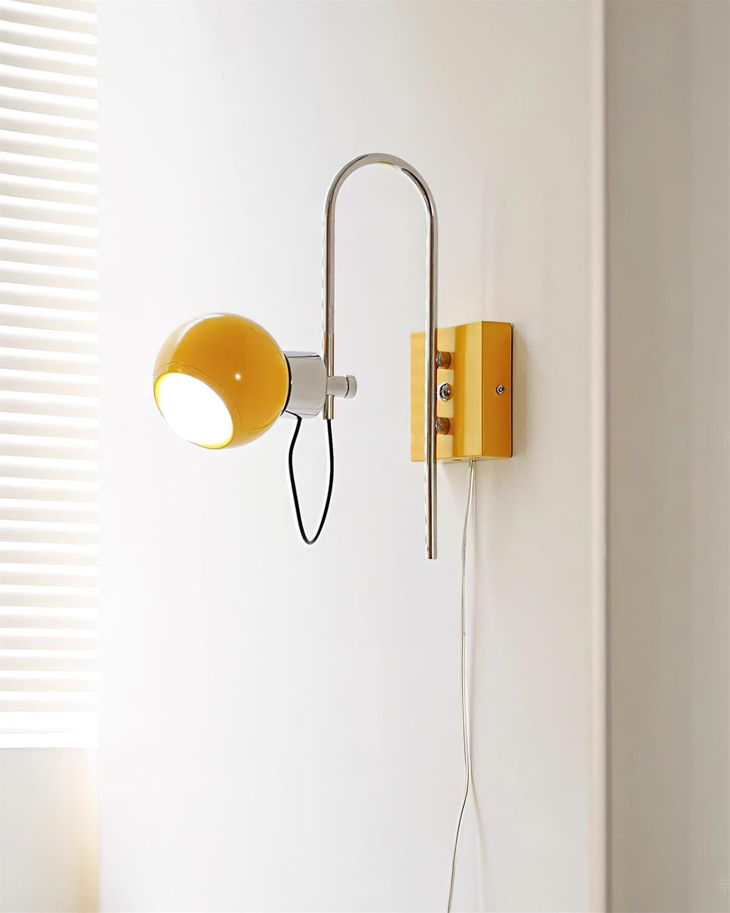 Nova Dot Wall Lamp