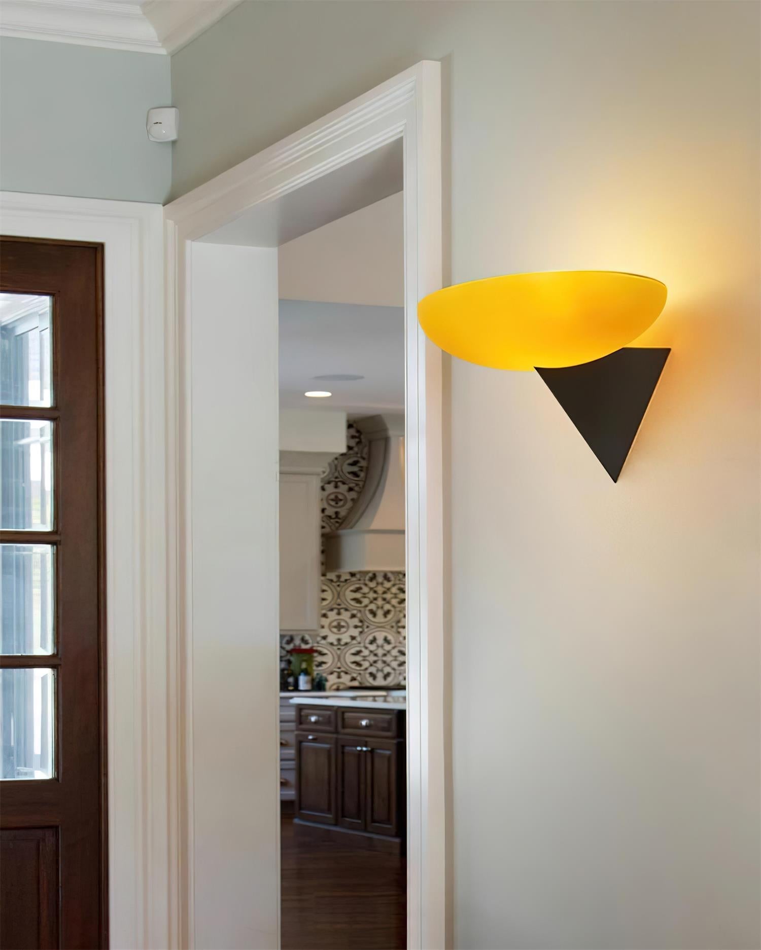 Novi Wall Lamp