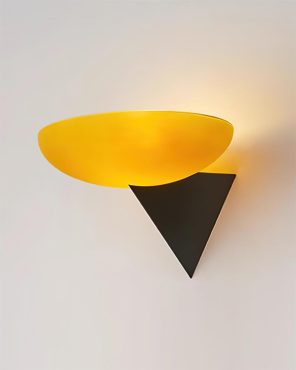 Novi Wall Lamp