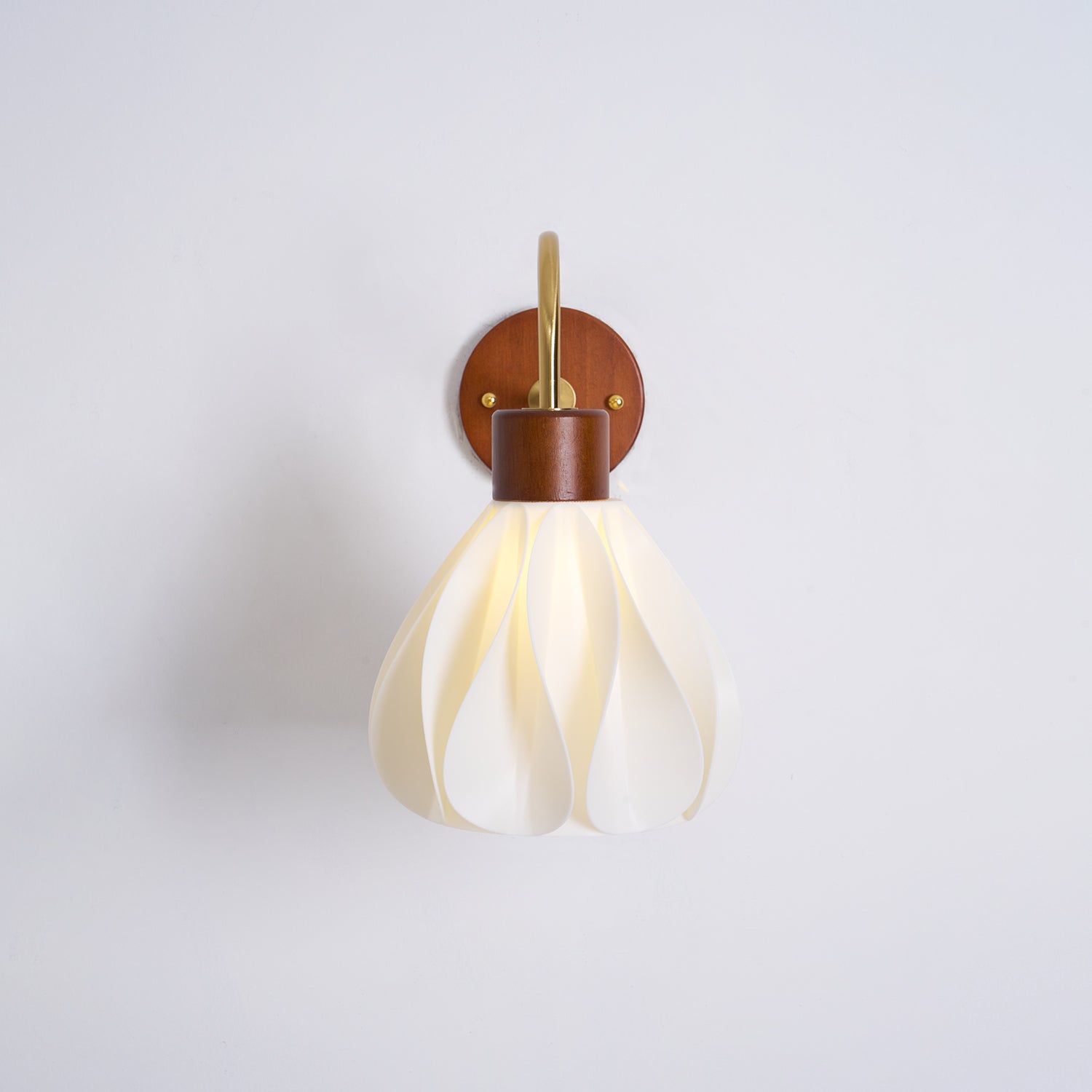 Novus Wall Lamp