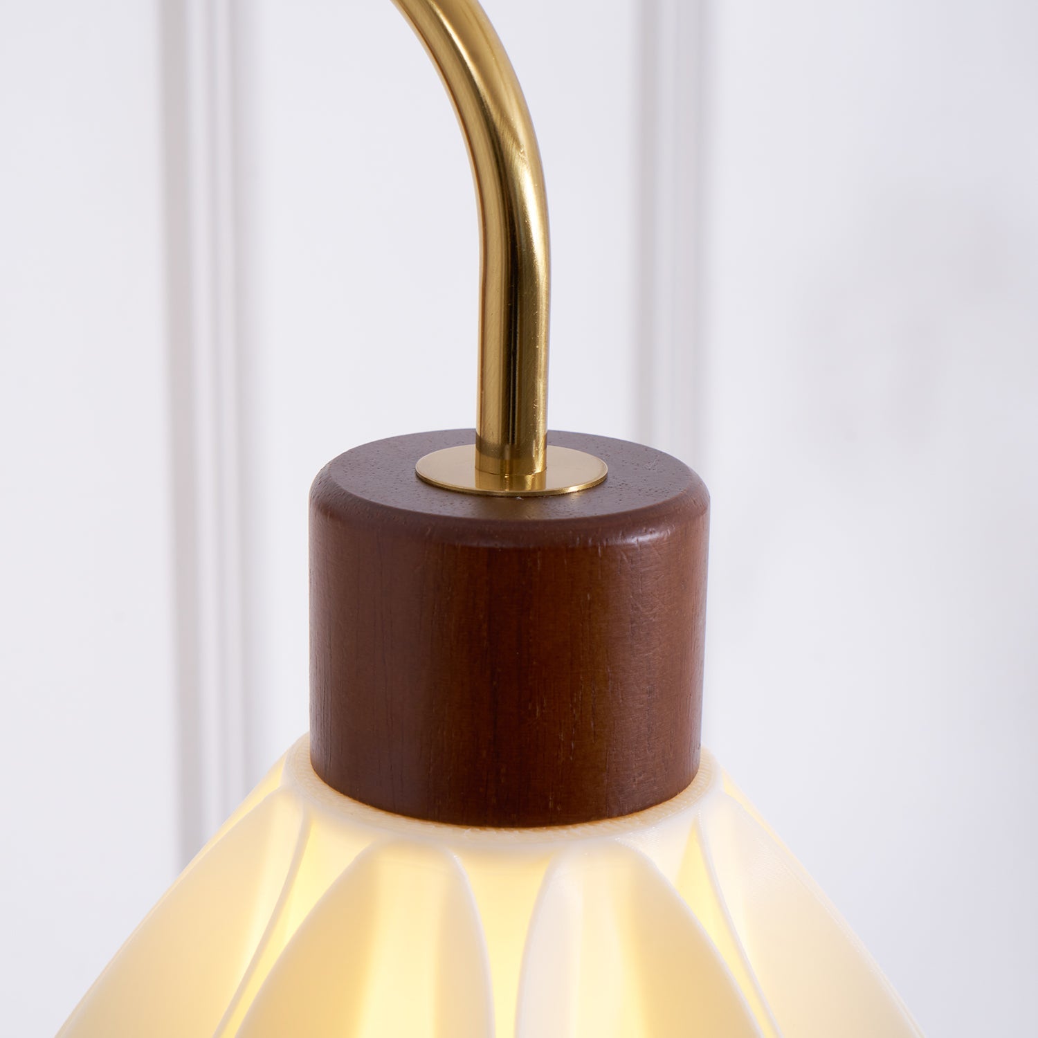 Novus Wall Lamp
