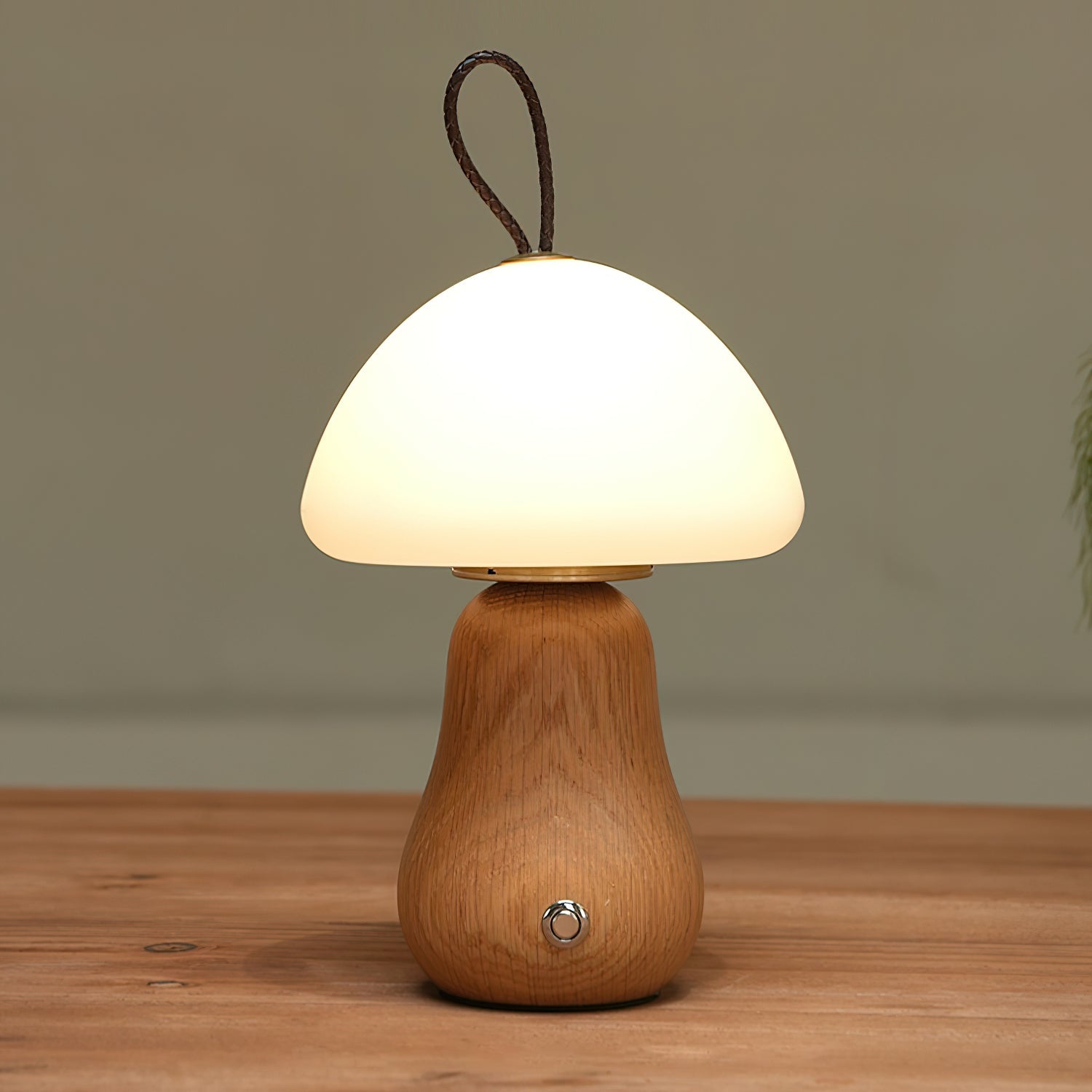 Nubia Table Lamp