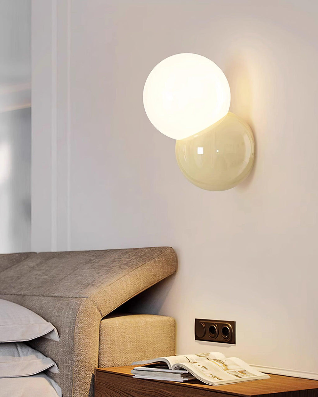 Orb Wall Lamp