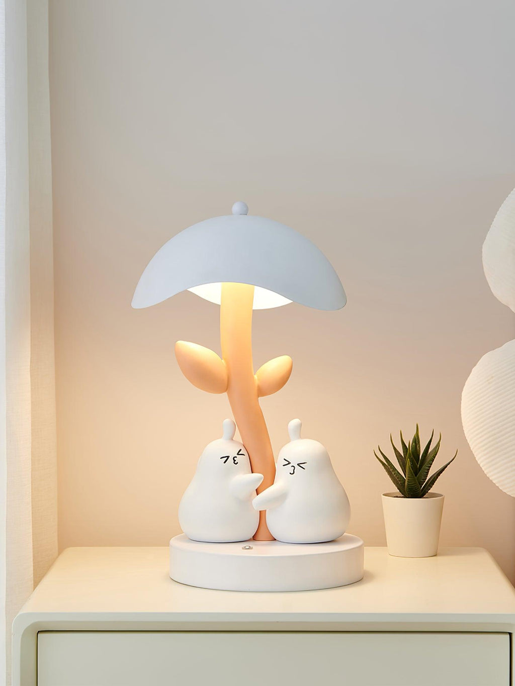 Pear Hug Table Lamp