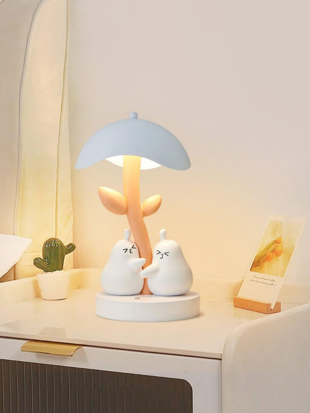 Pear Hug Table Lamp