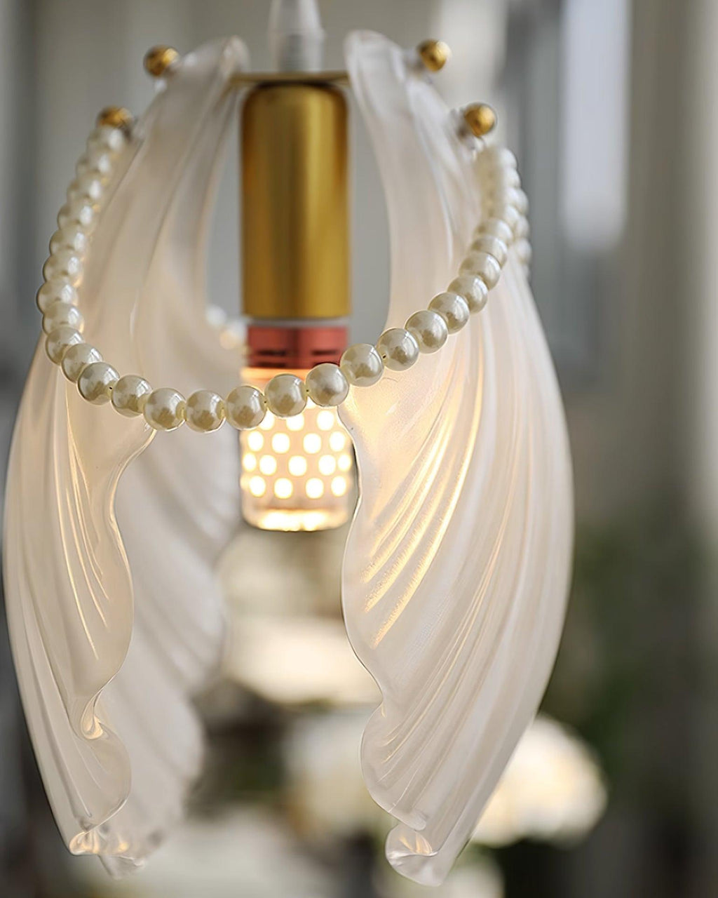 Pearl Shell Pendant Lamp