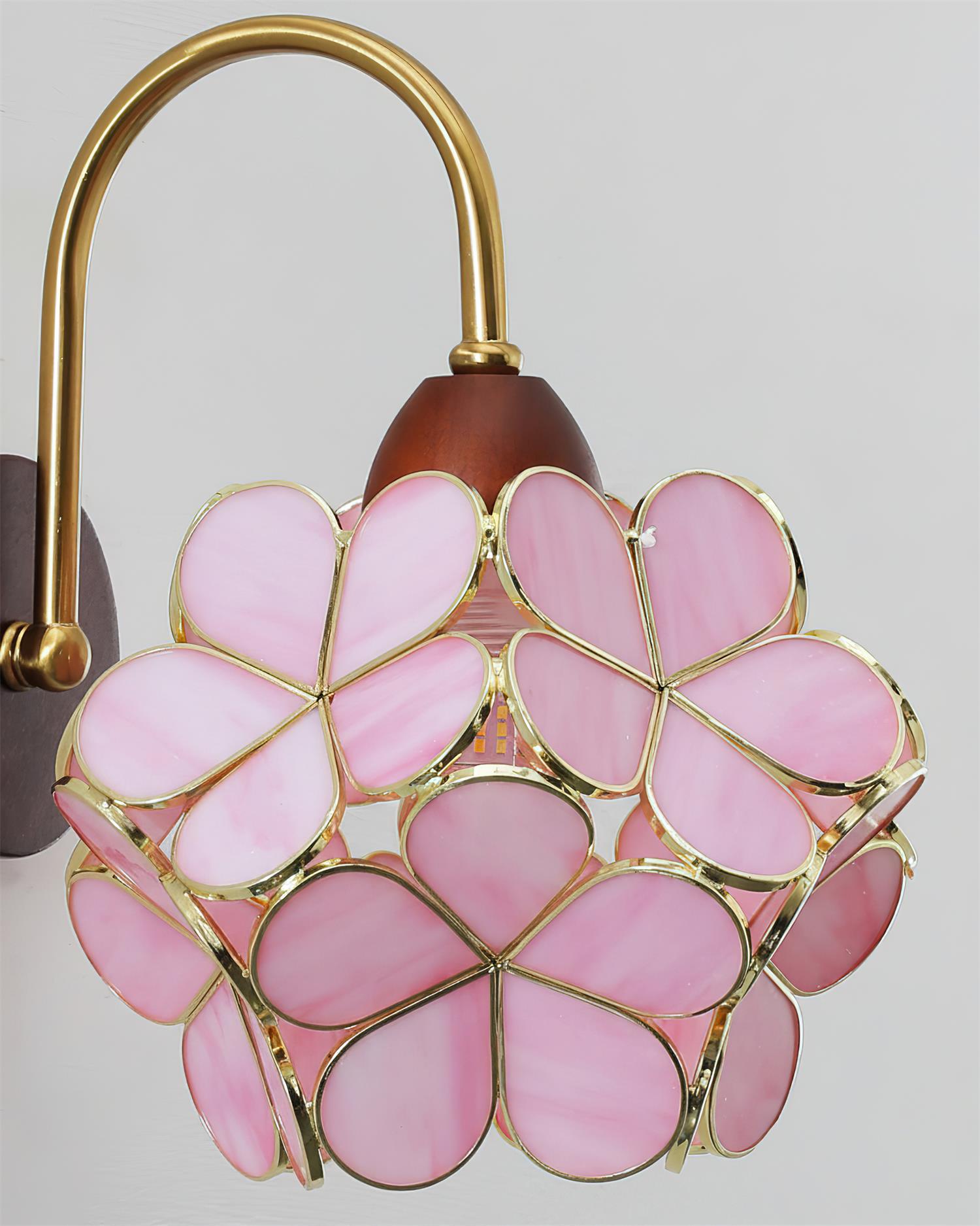 Petalora Wall Lamp