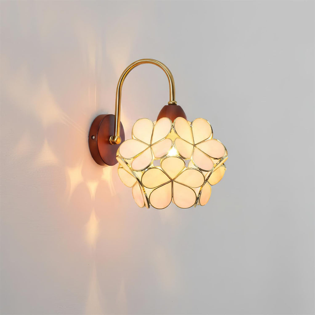 Petalora Wall Lamp