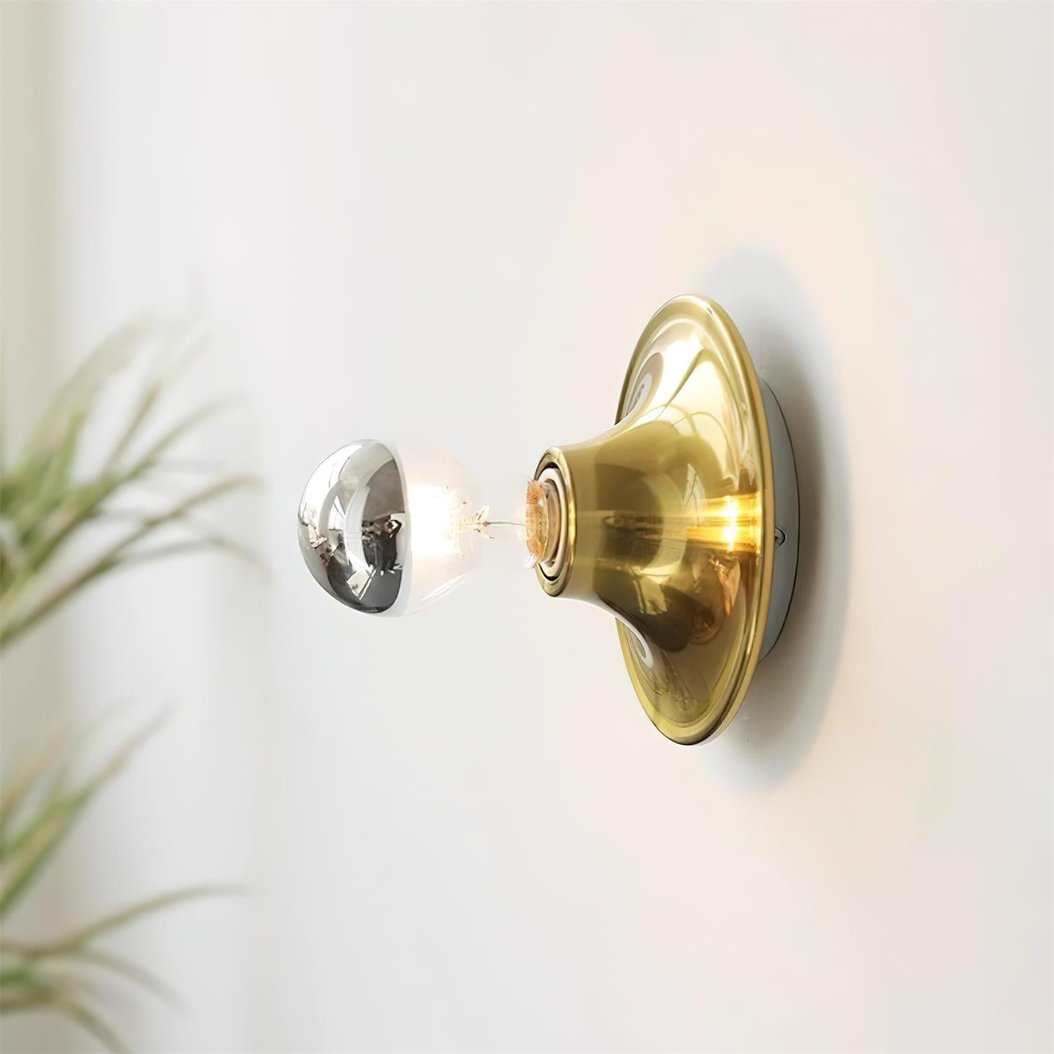Radiora Wall Lamp