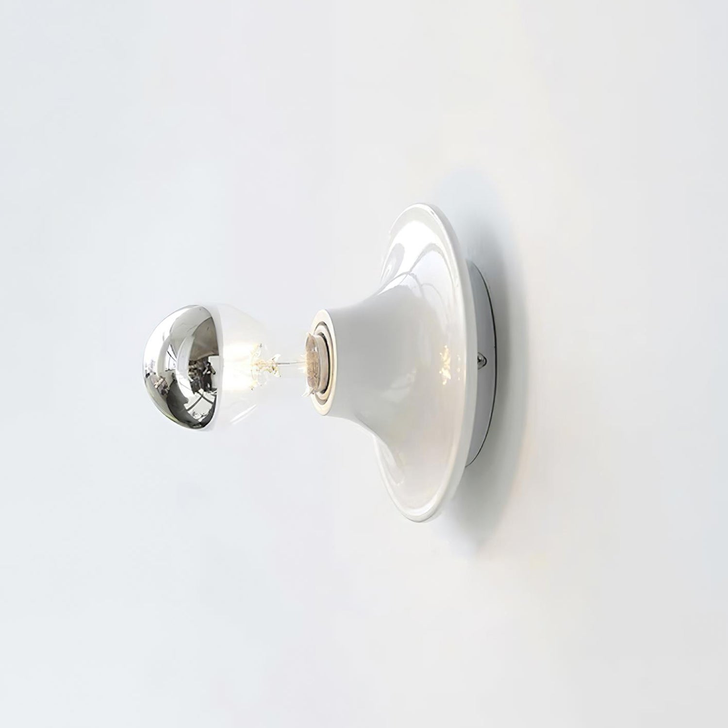 Radiora Wall Lamp