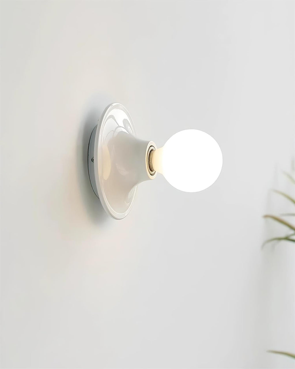 Radiora Wall Lamp