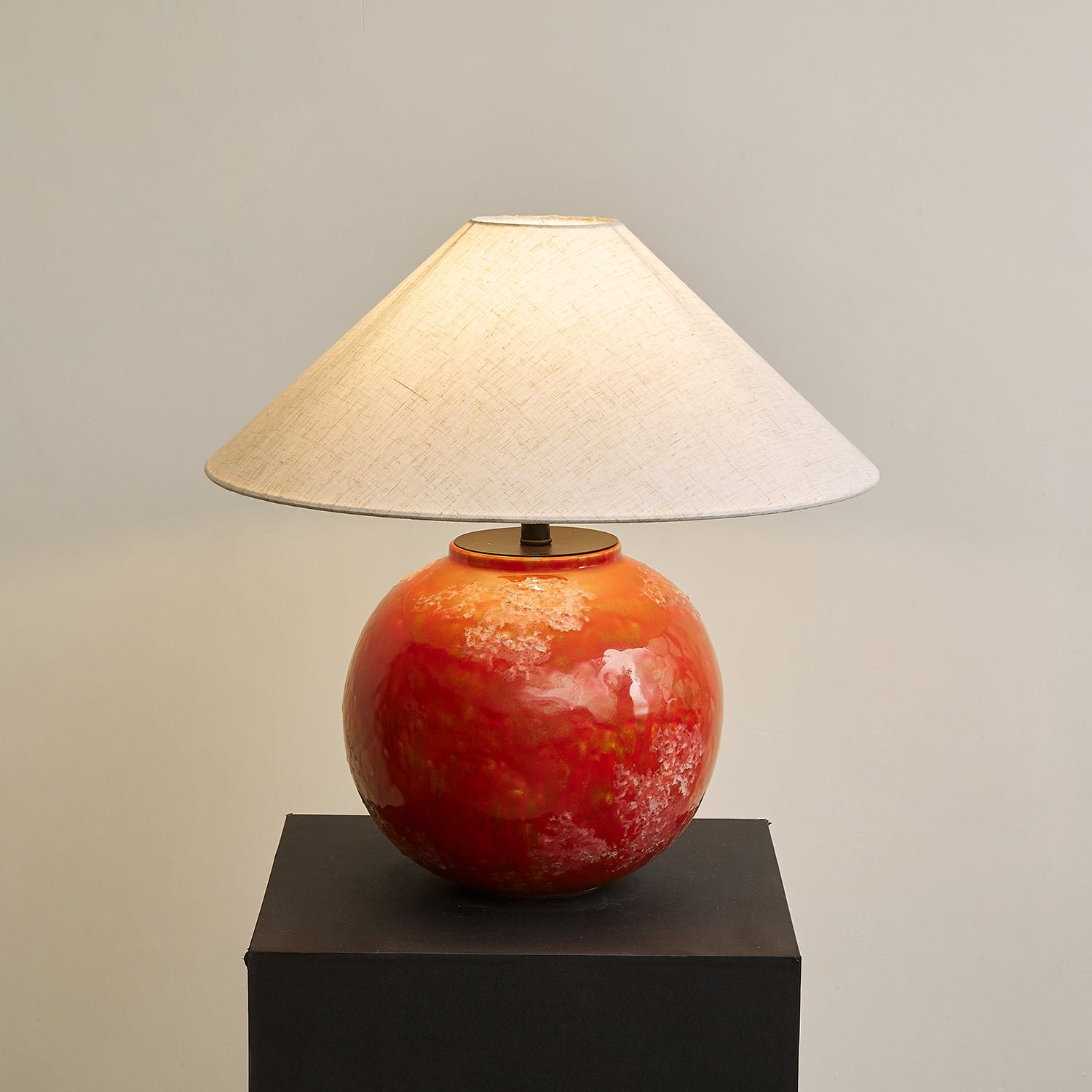 Red Droplet Round Table Lamp