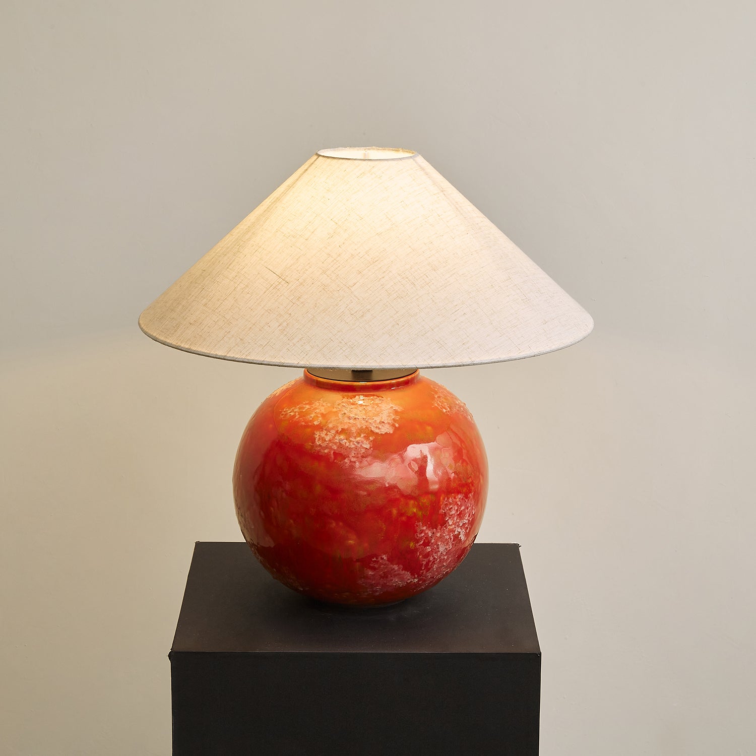 Red Droplet Round Table Lamp