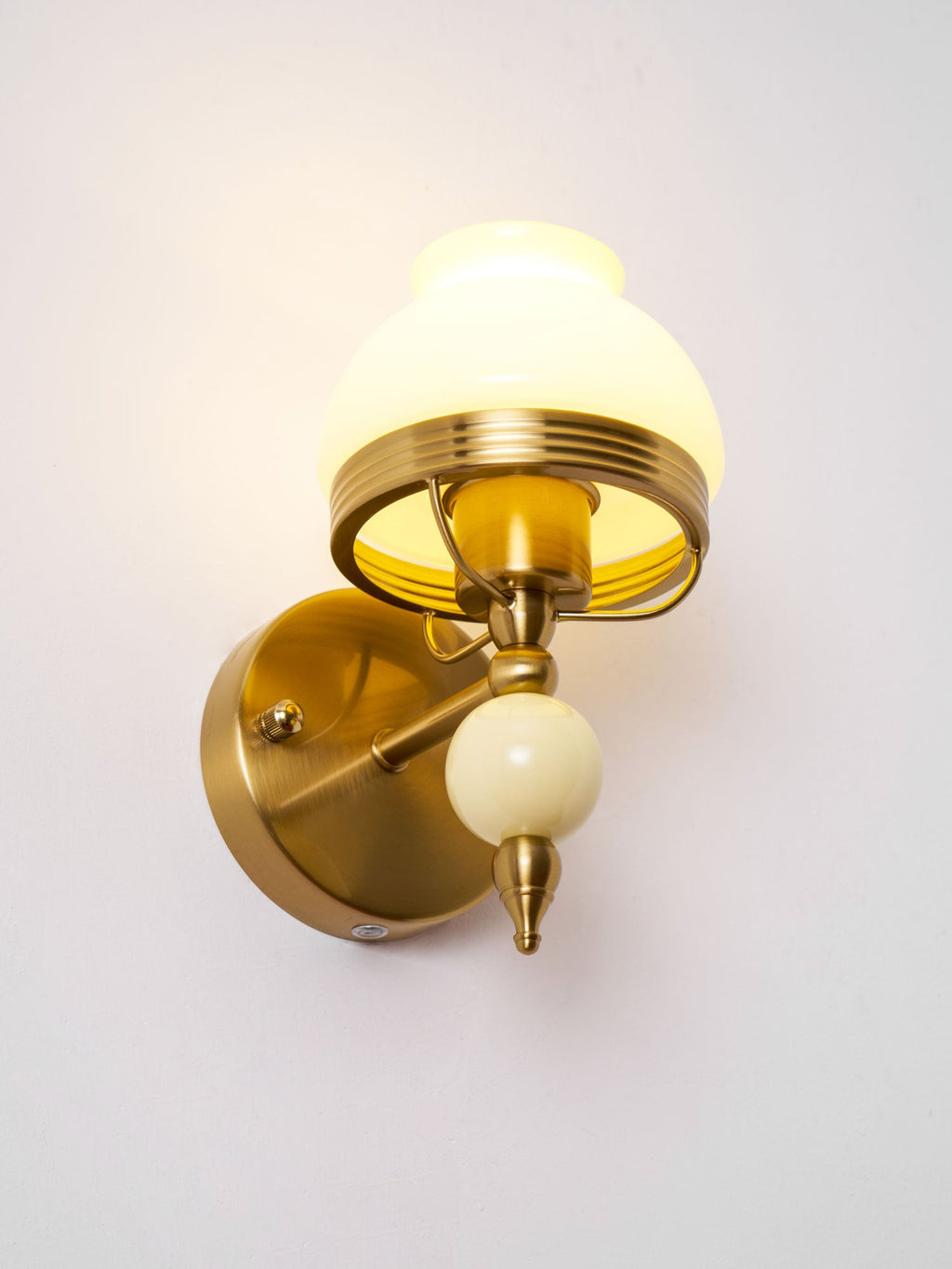 Retro Yuna Wall Lamp