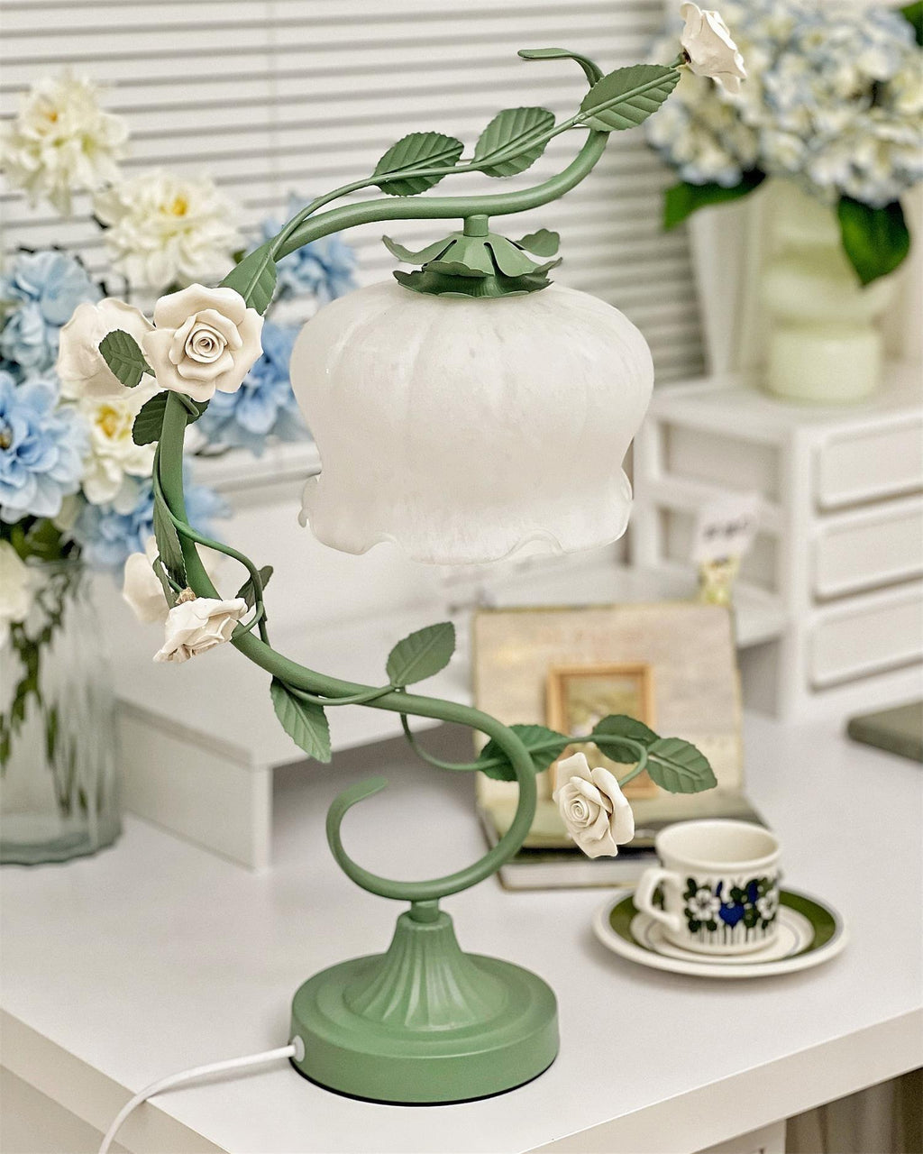 Ron Rose Flower Table Lamp