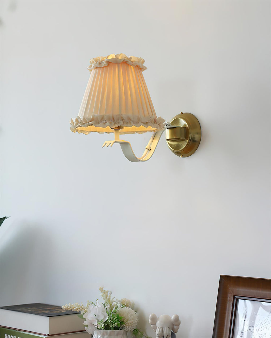 Rosvyn Wall Lamp