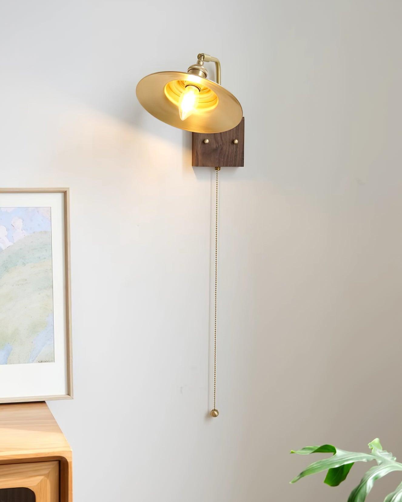 Runia Brass Wall Lamp
