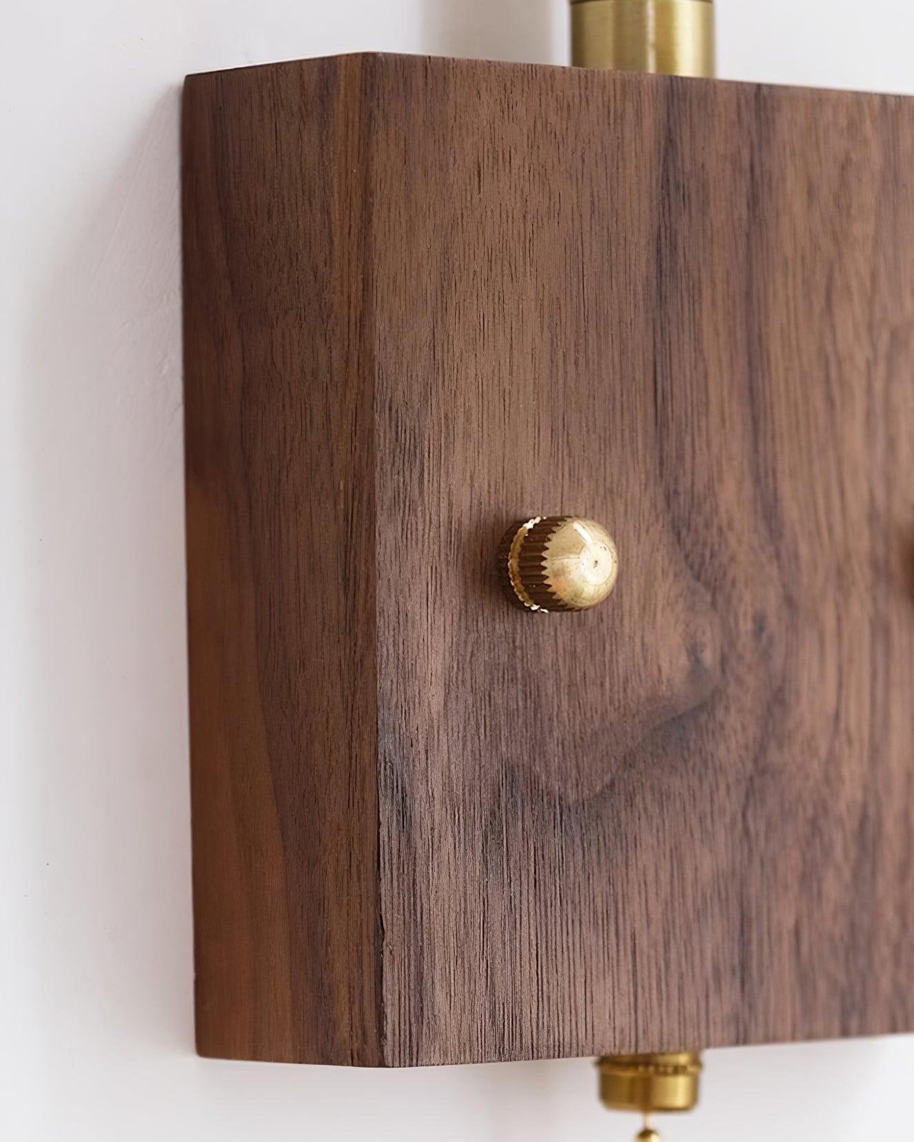 Runia Brass Wall Lamp