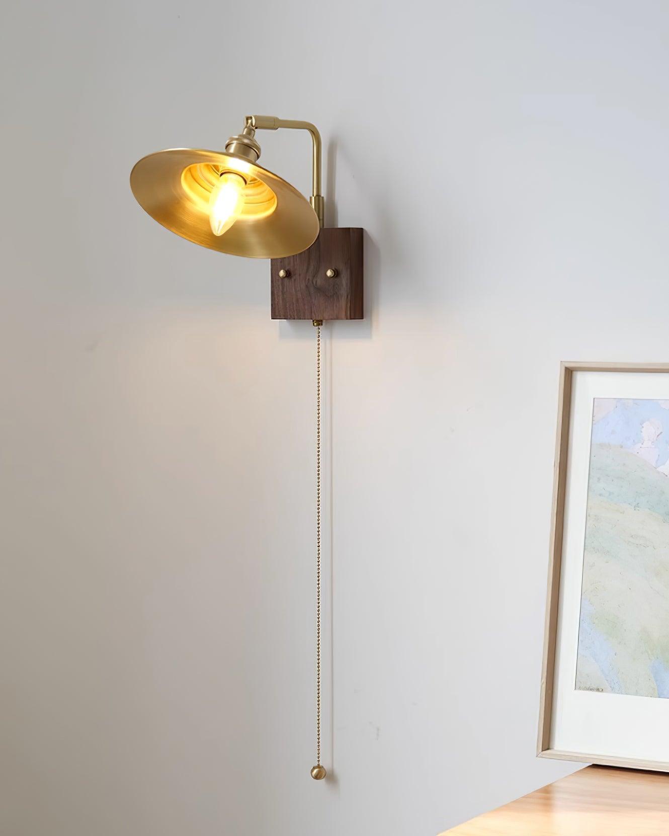Runia Brass Wall Lamp