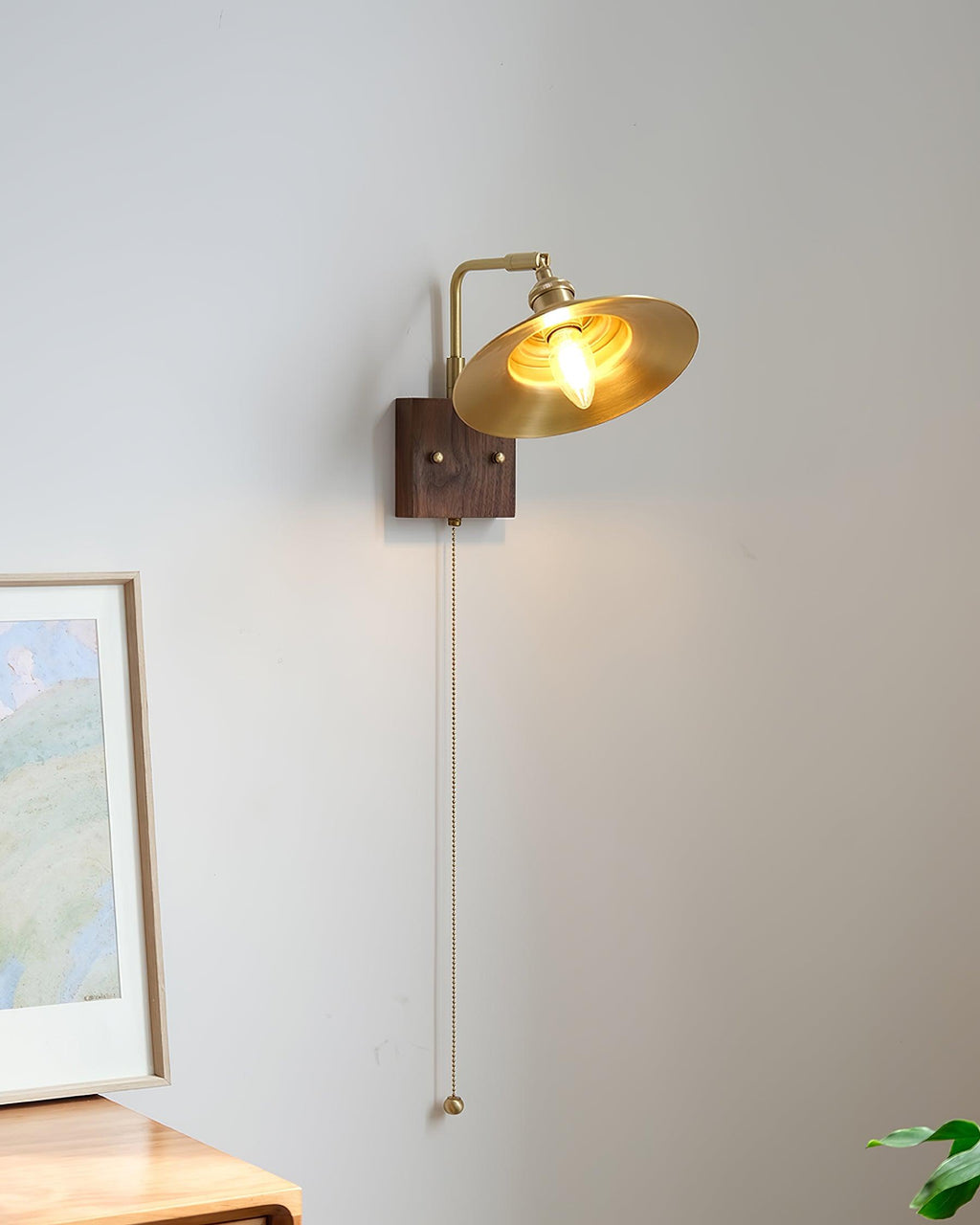 Runia Brass Wall Lamp