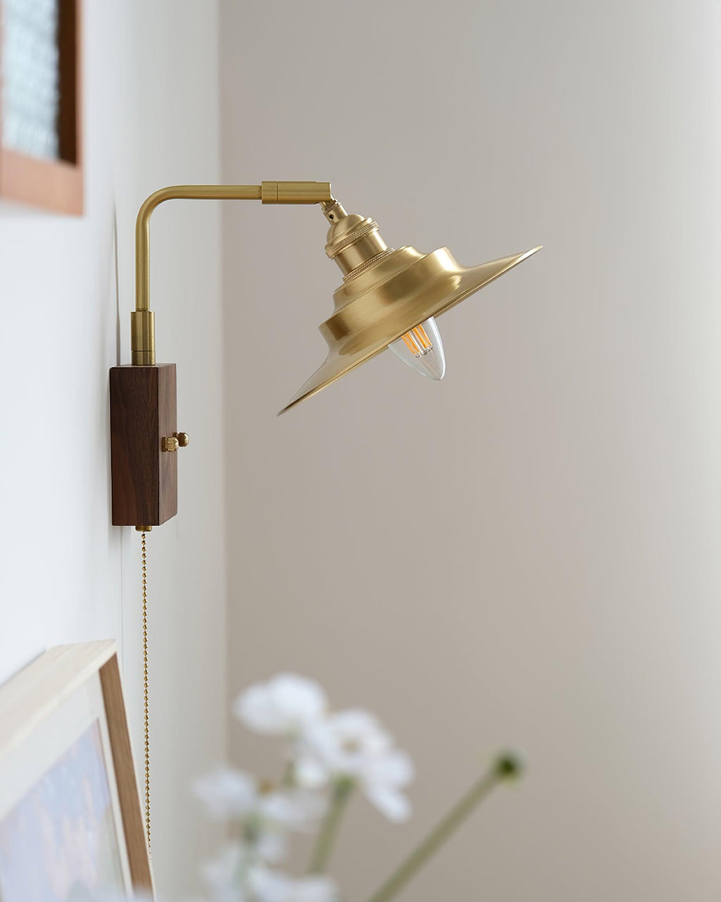 Runia Brass Wall Lamp