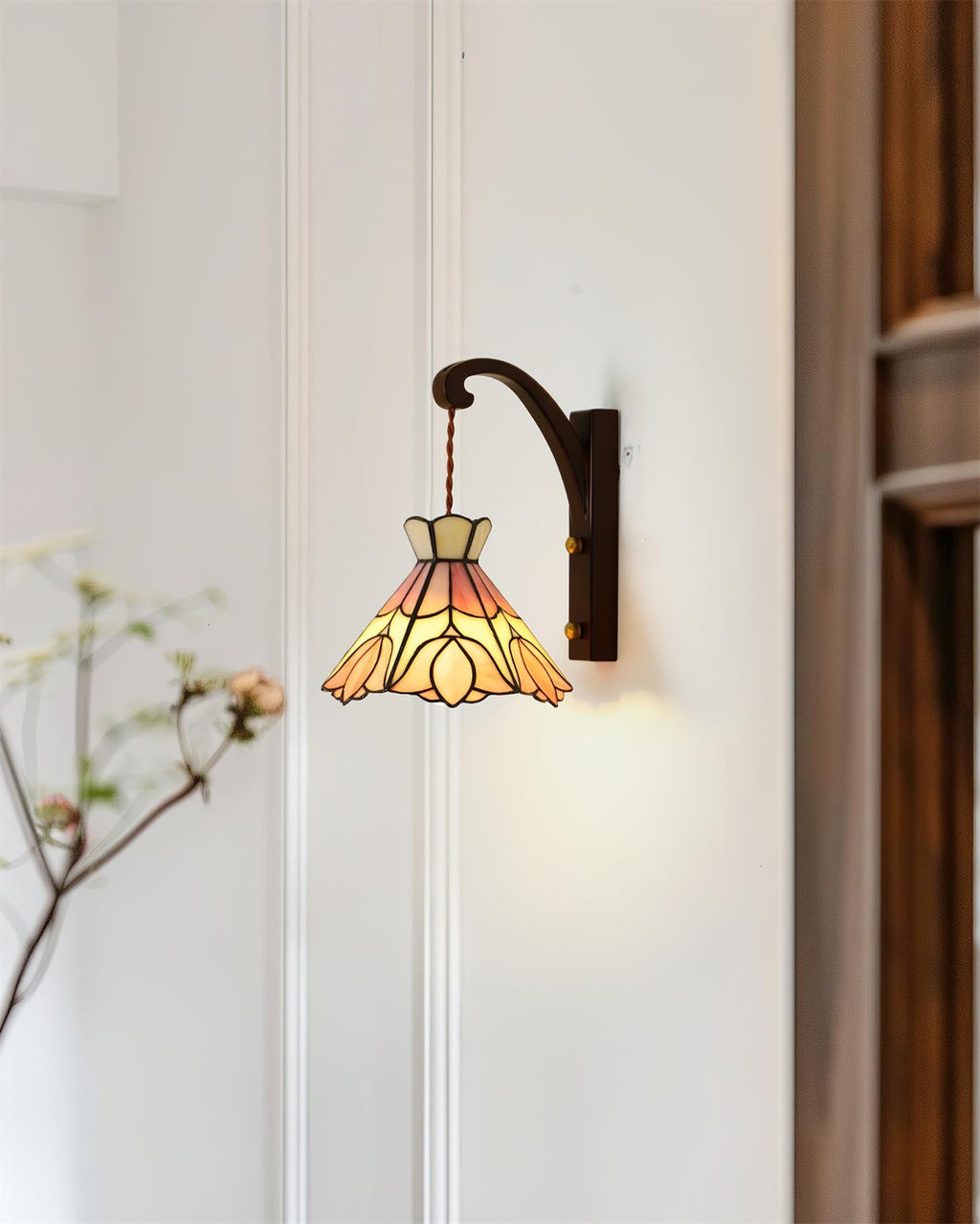 Serena Tiffany Plug In Wall Lamp