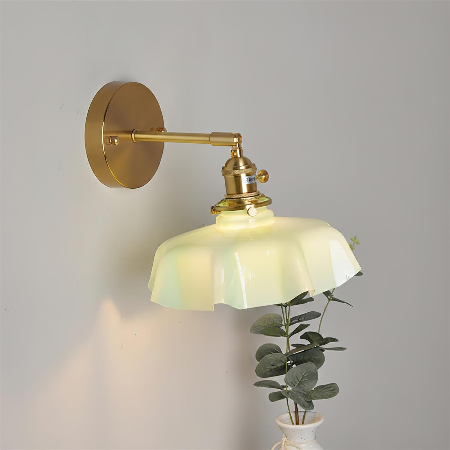 Skirted Ripple Wall Lamp