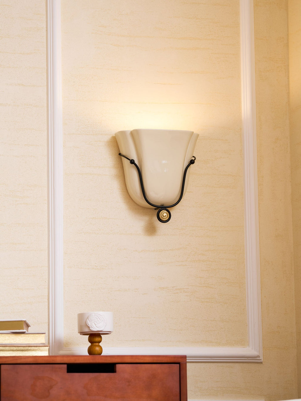 Saba Wall Lamp