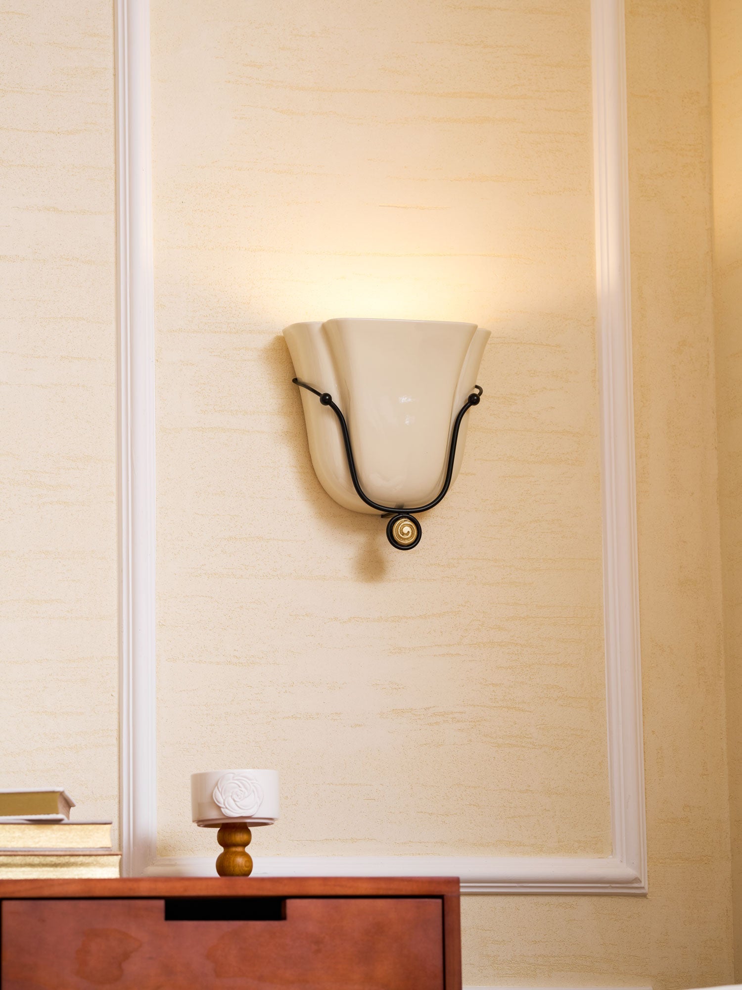 Saba Wall Lamp