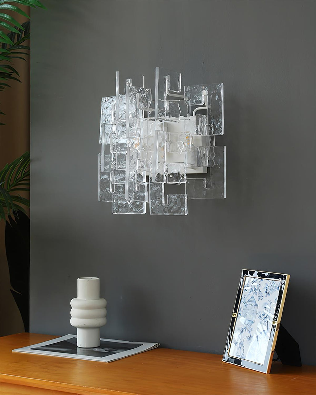 Solvante Wall Lamp