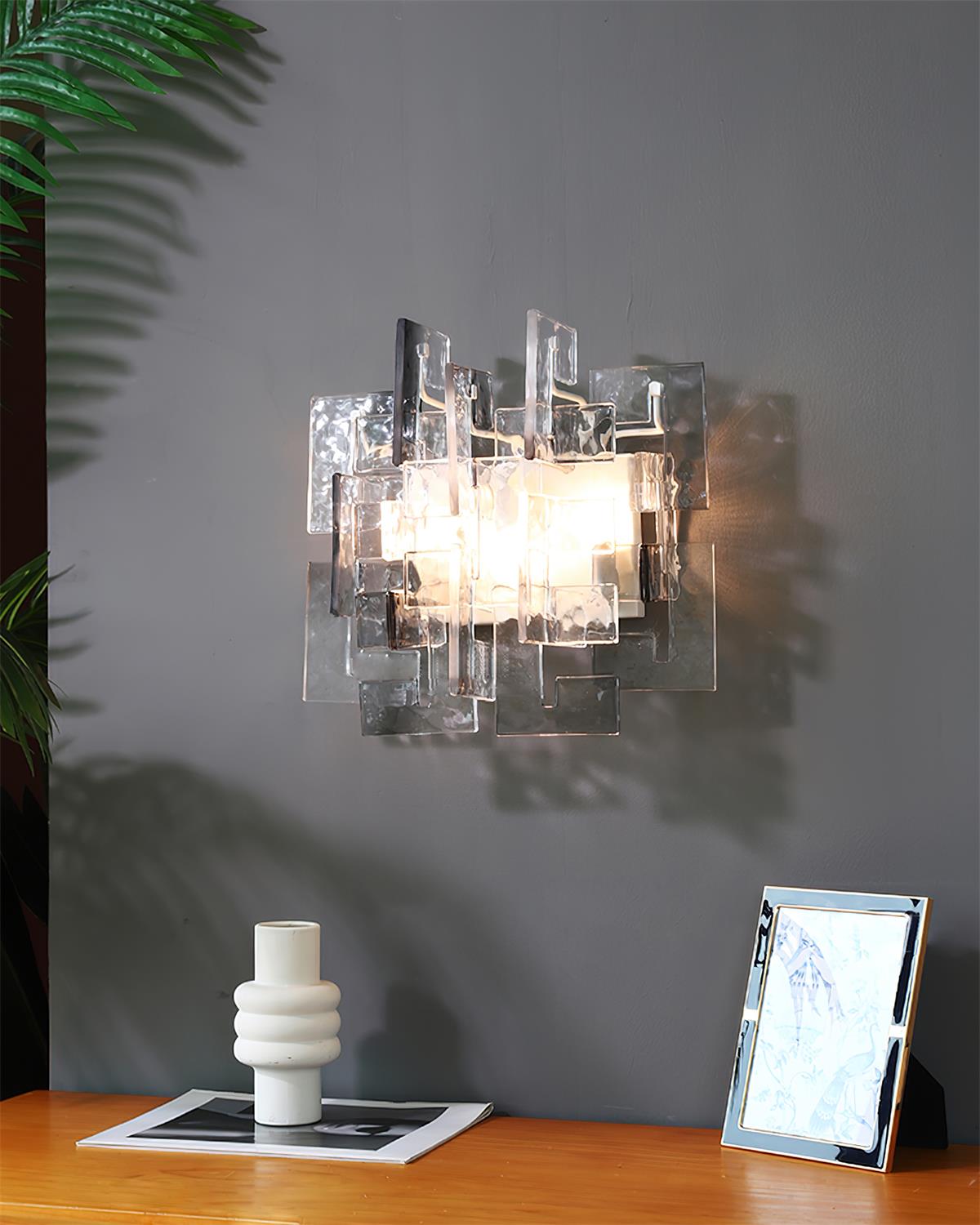 Solvante Wall Lamp