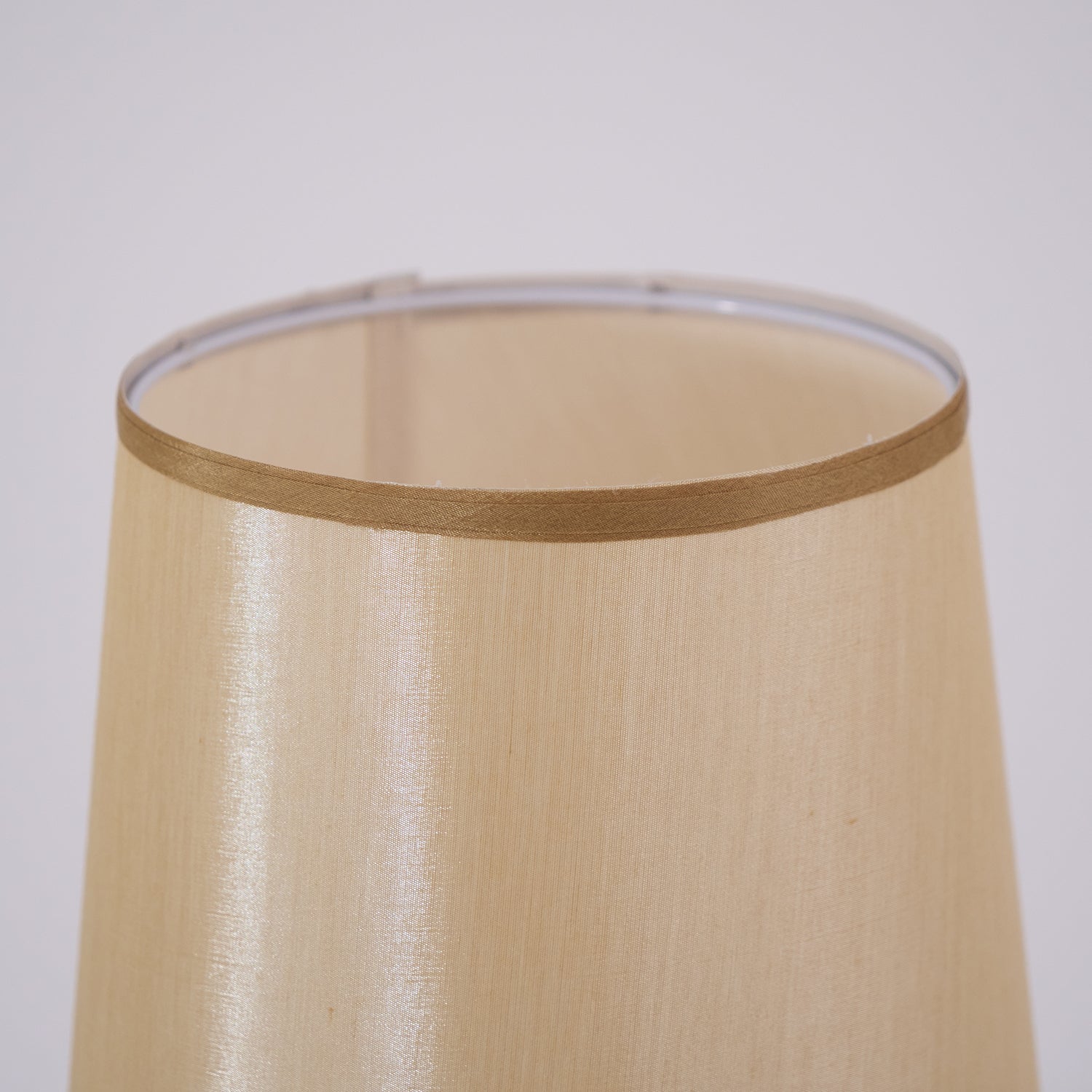 Svelte Floor Lamp