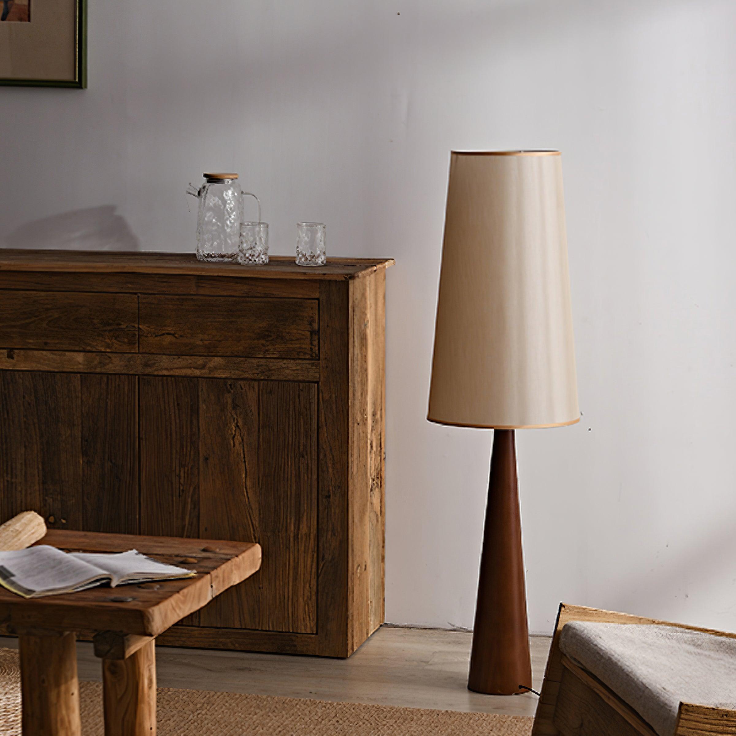 Svelte Floor Lamp