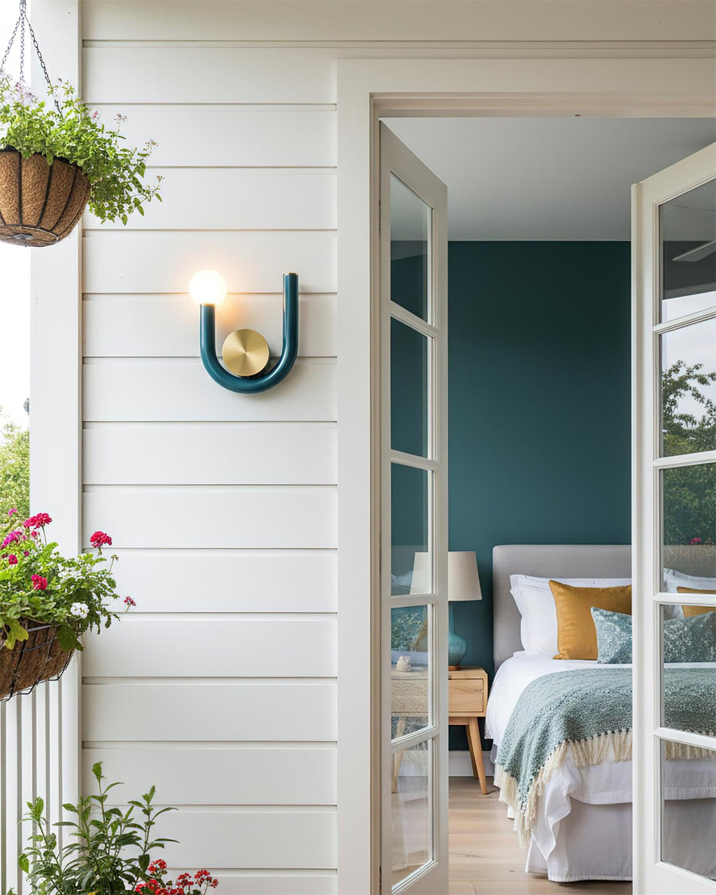 Thalia U Wall Lamp