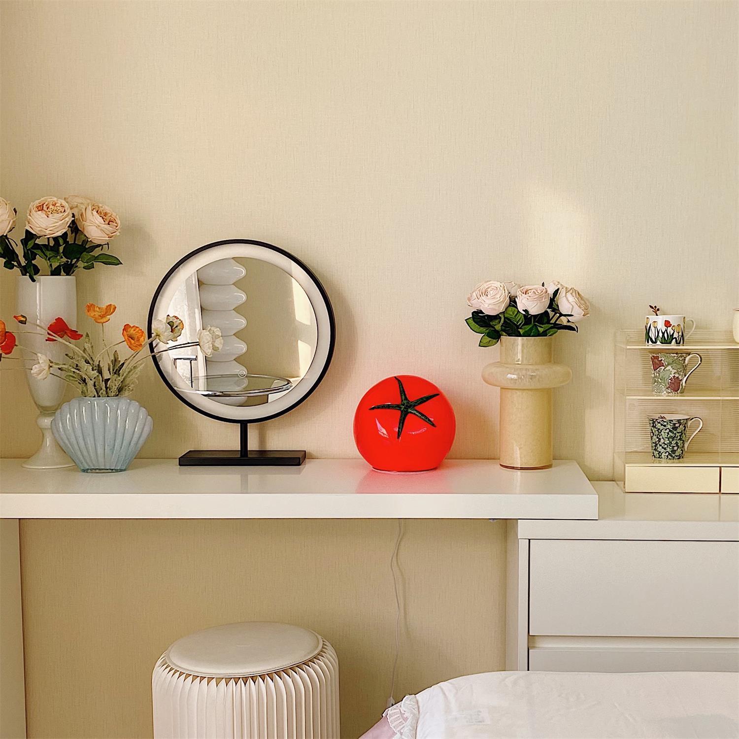Tomato Resin Table Lamp