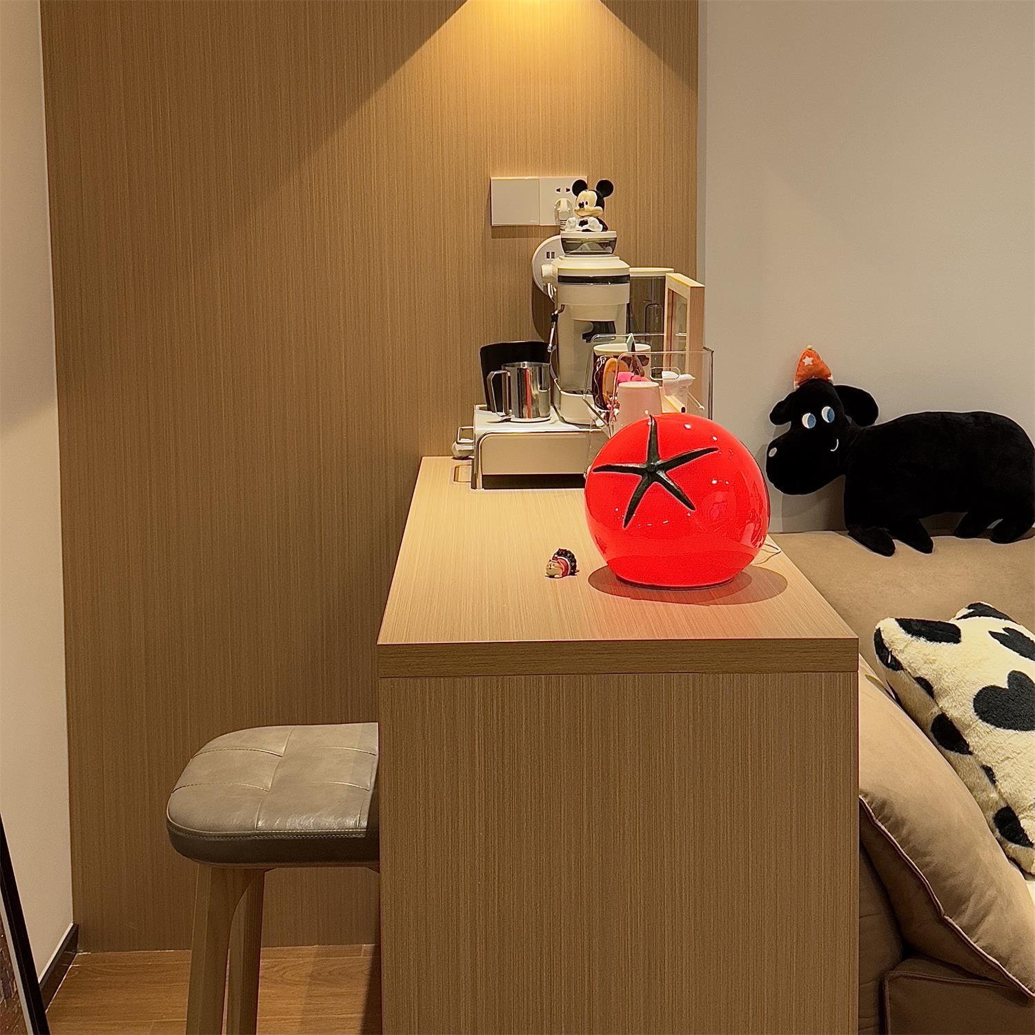 Tomato Resin Table Lamp