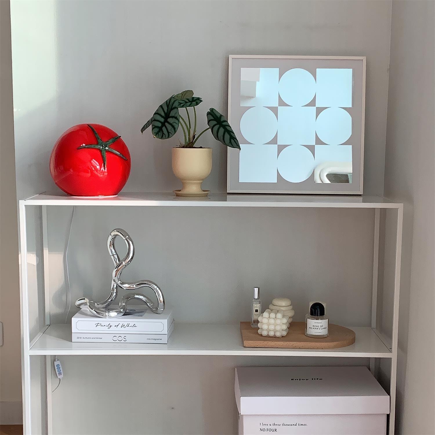 Tomato Resin Table Lamp