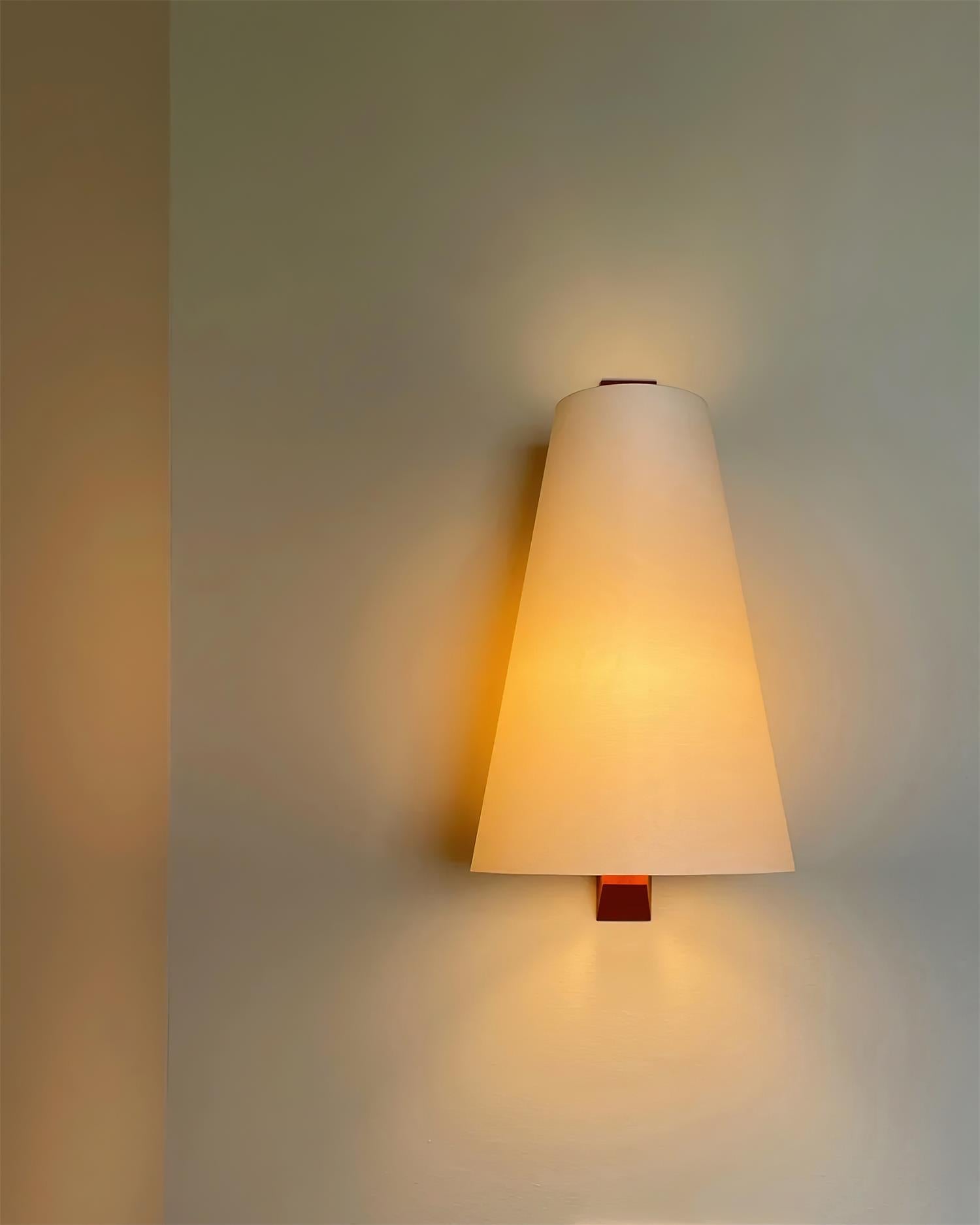 Trianora Wall Lamp