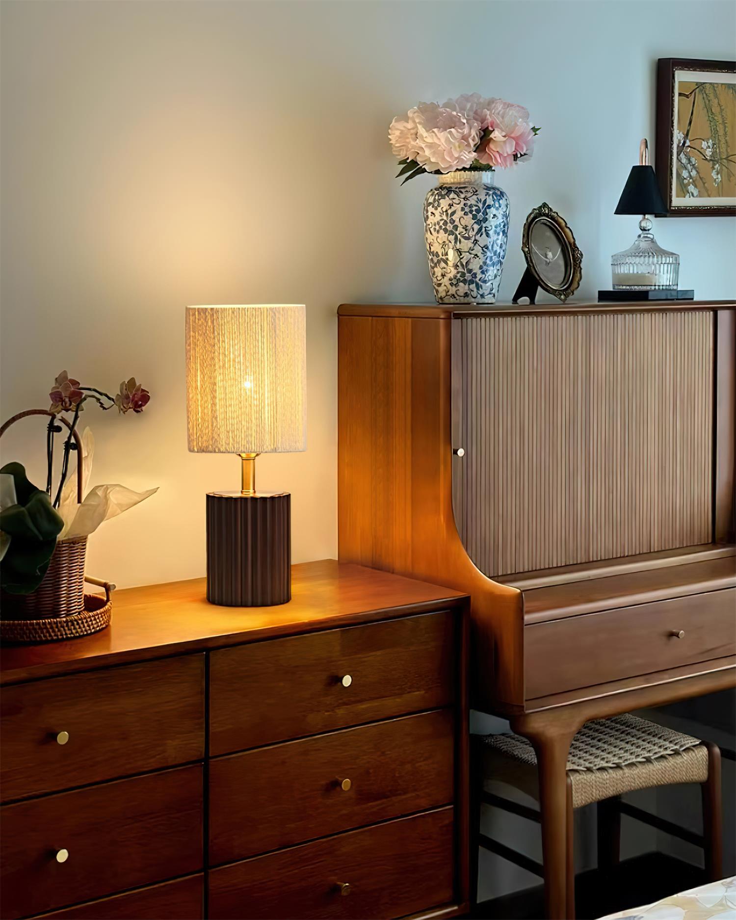 Veioza Table Lamp