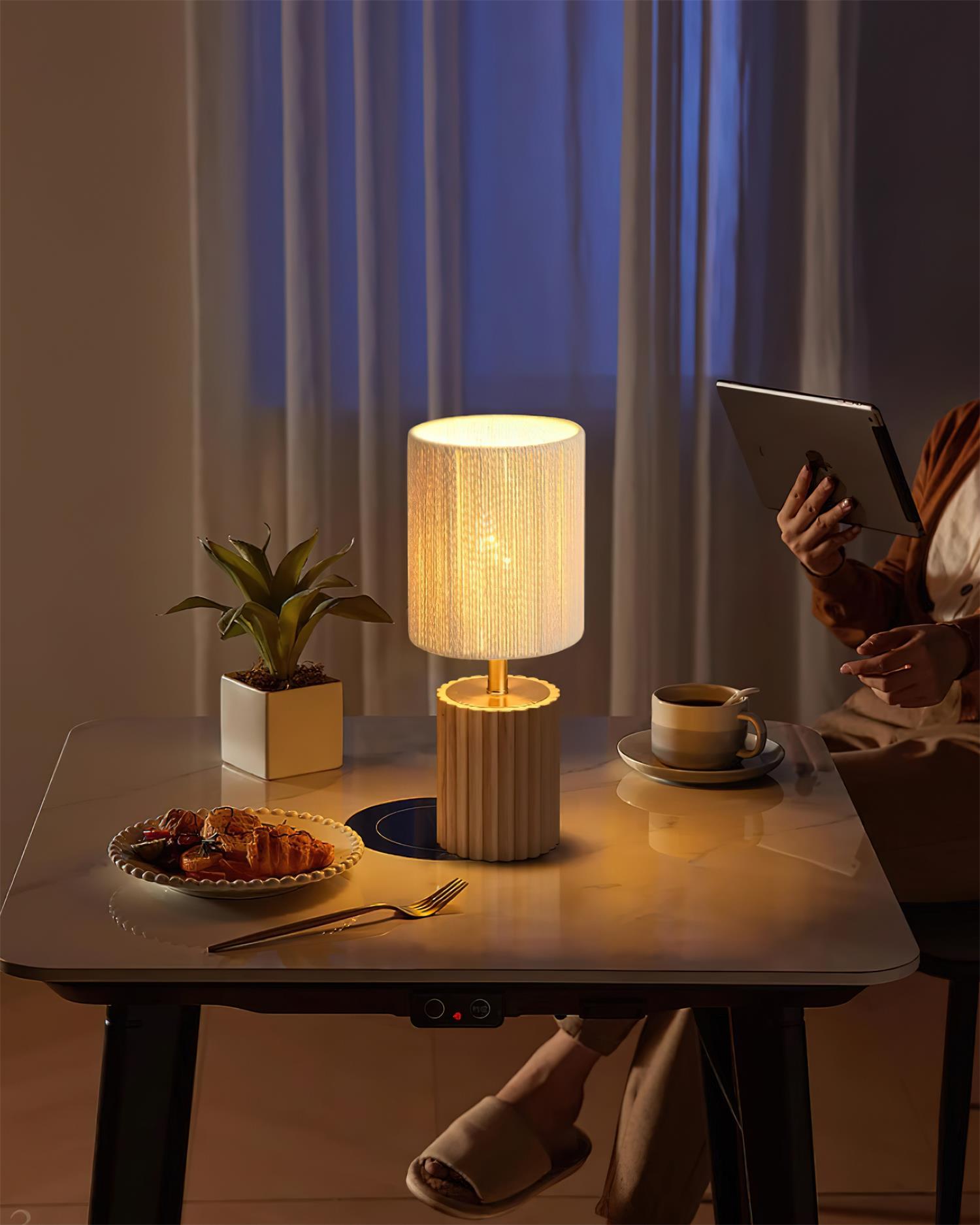 Veioza Table Lamp