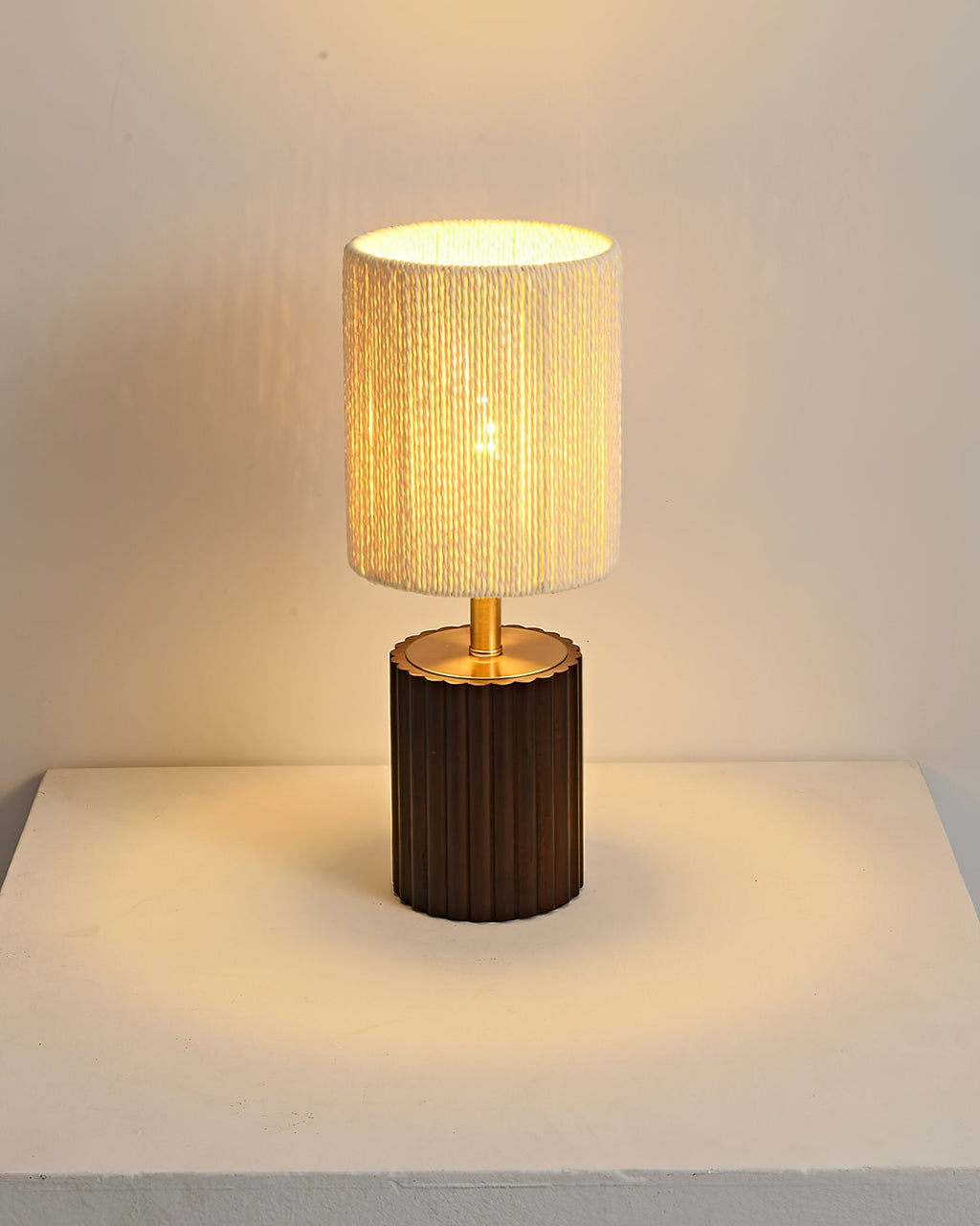 Veioza Table Lamp