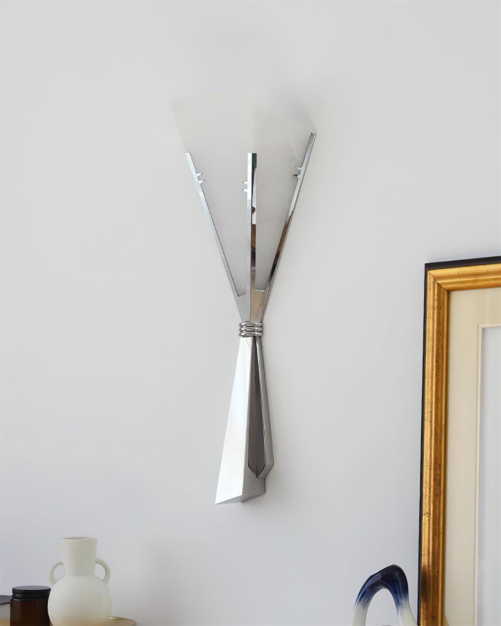 Veltris Wall Lamp