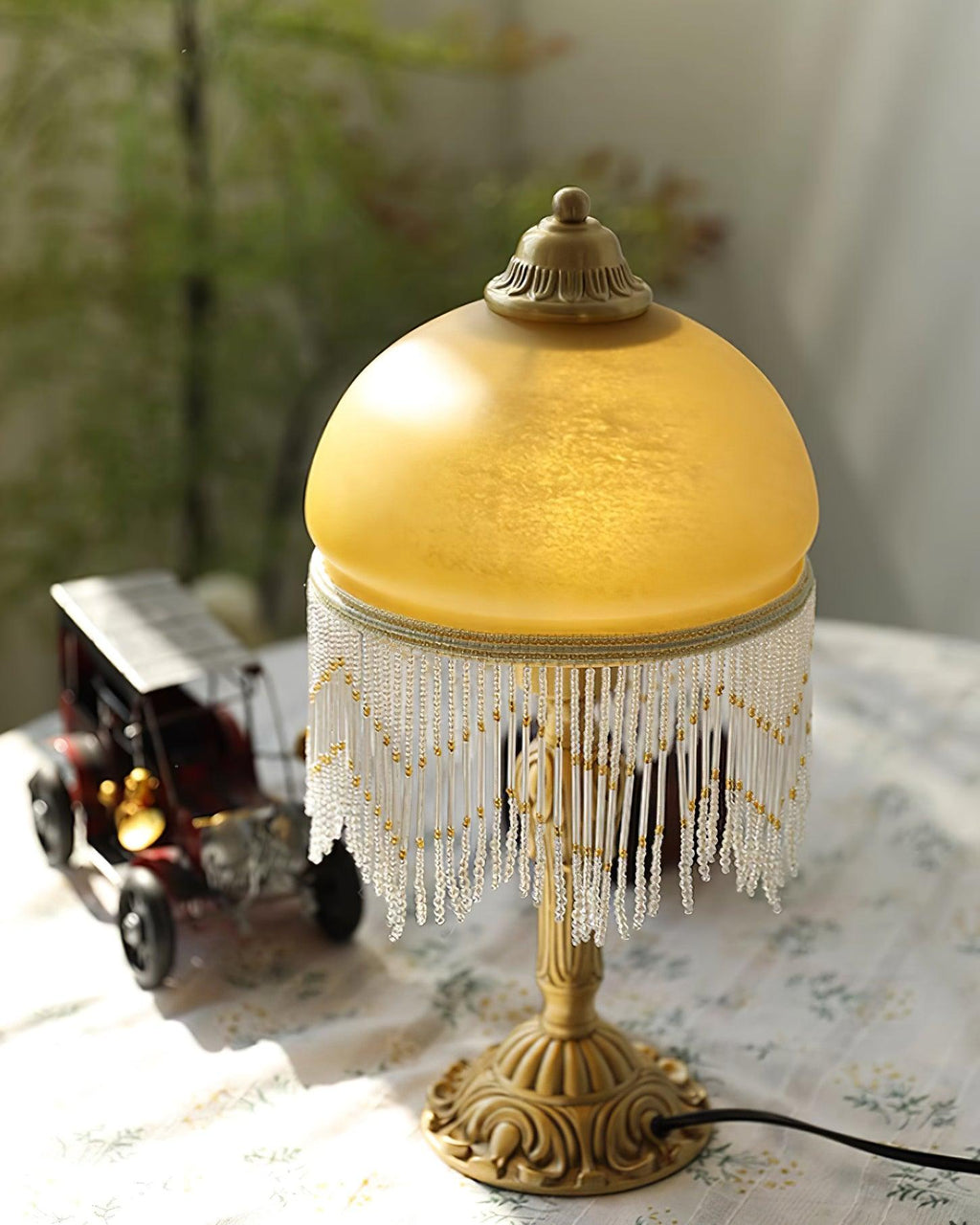 Vili Tassel Table Lamp