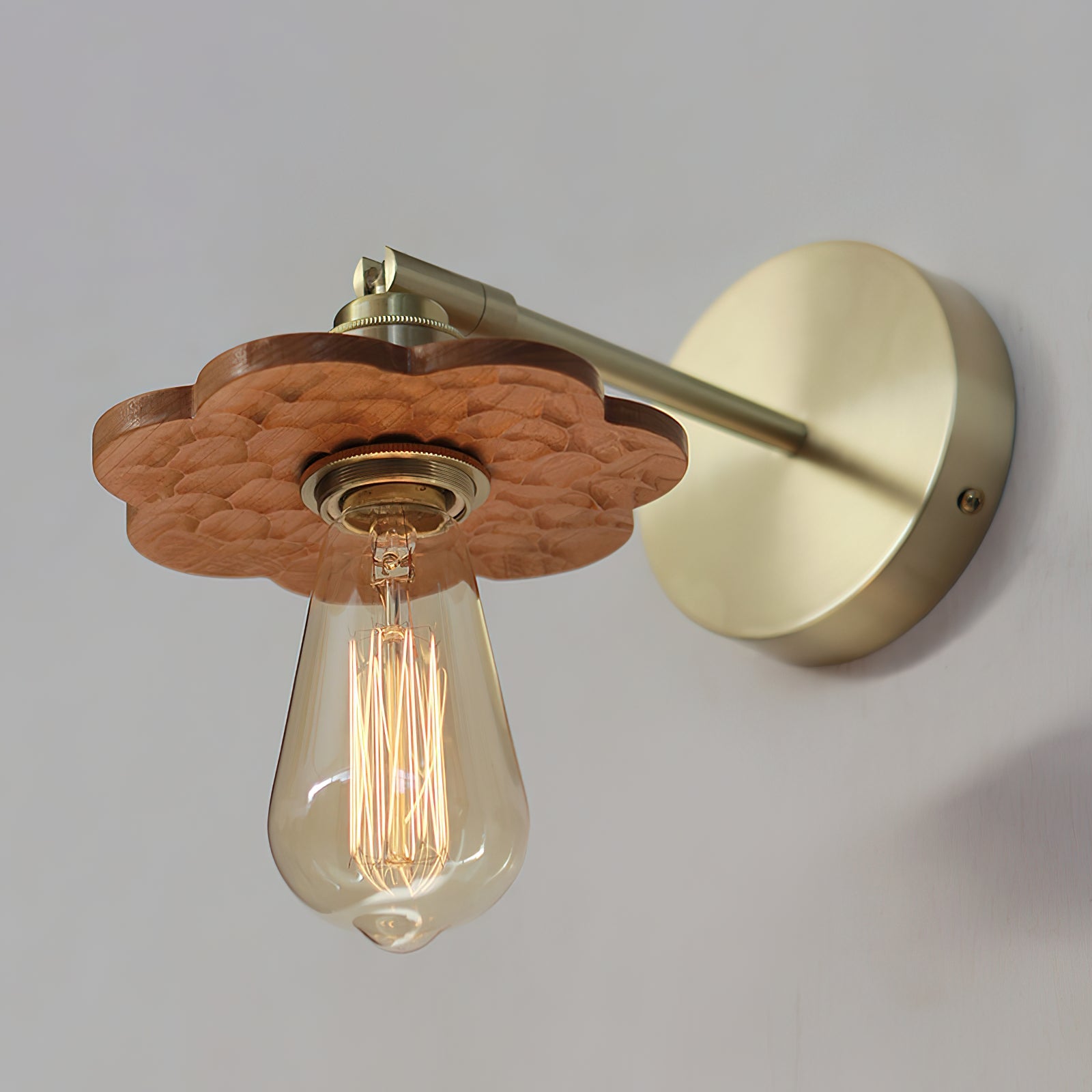 Vintara Wall Lamp