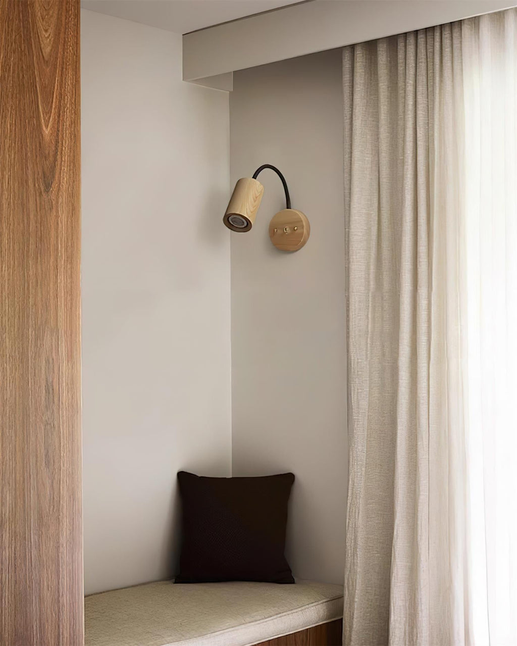 Woodcrest Wall Lamp