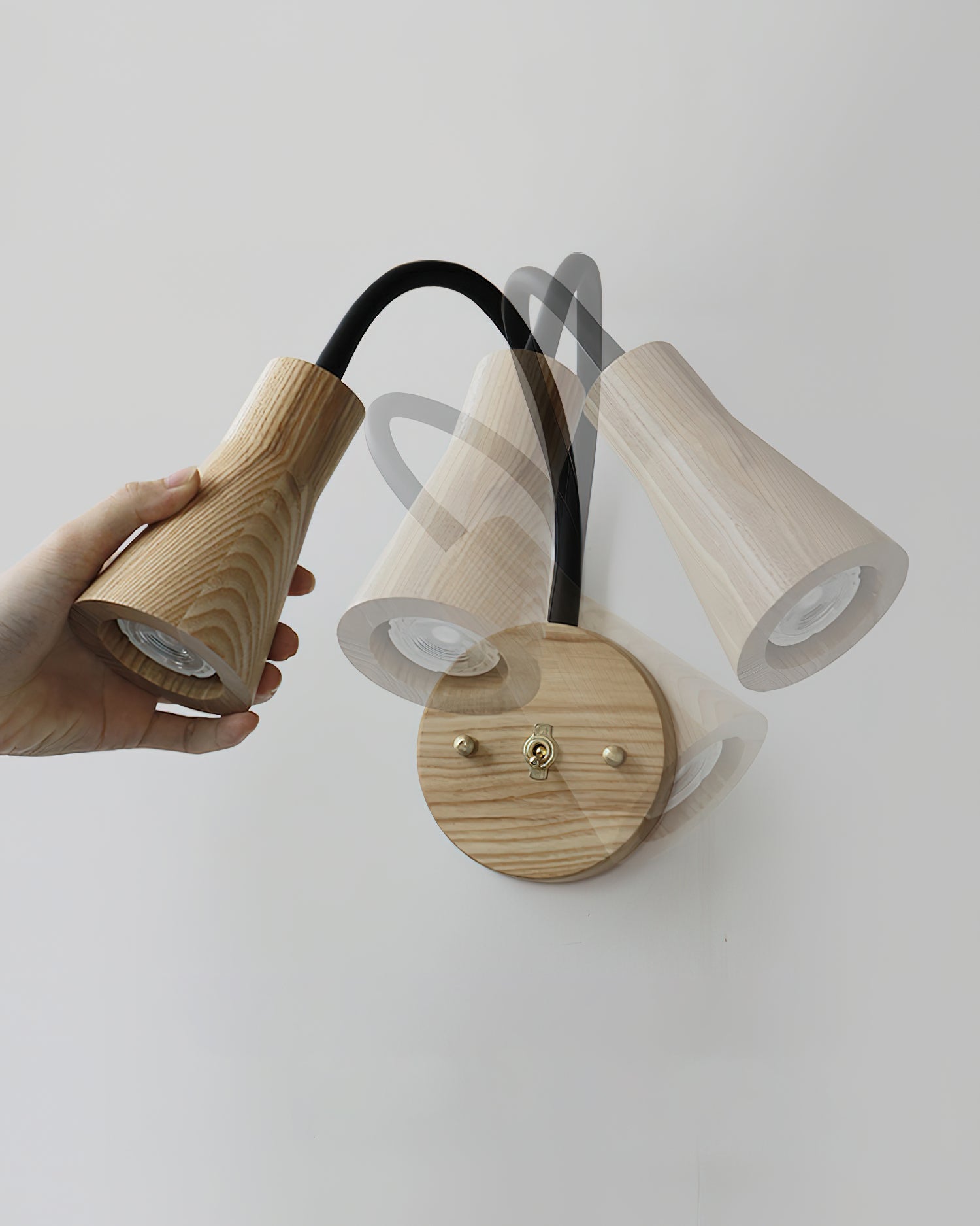 Woodcrest Wall Lamp