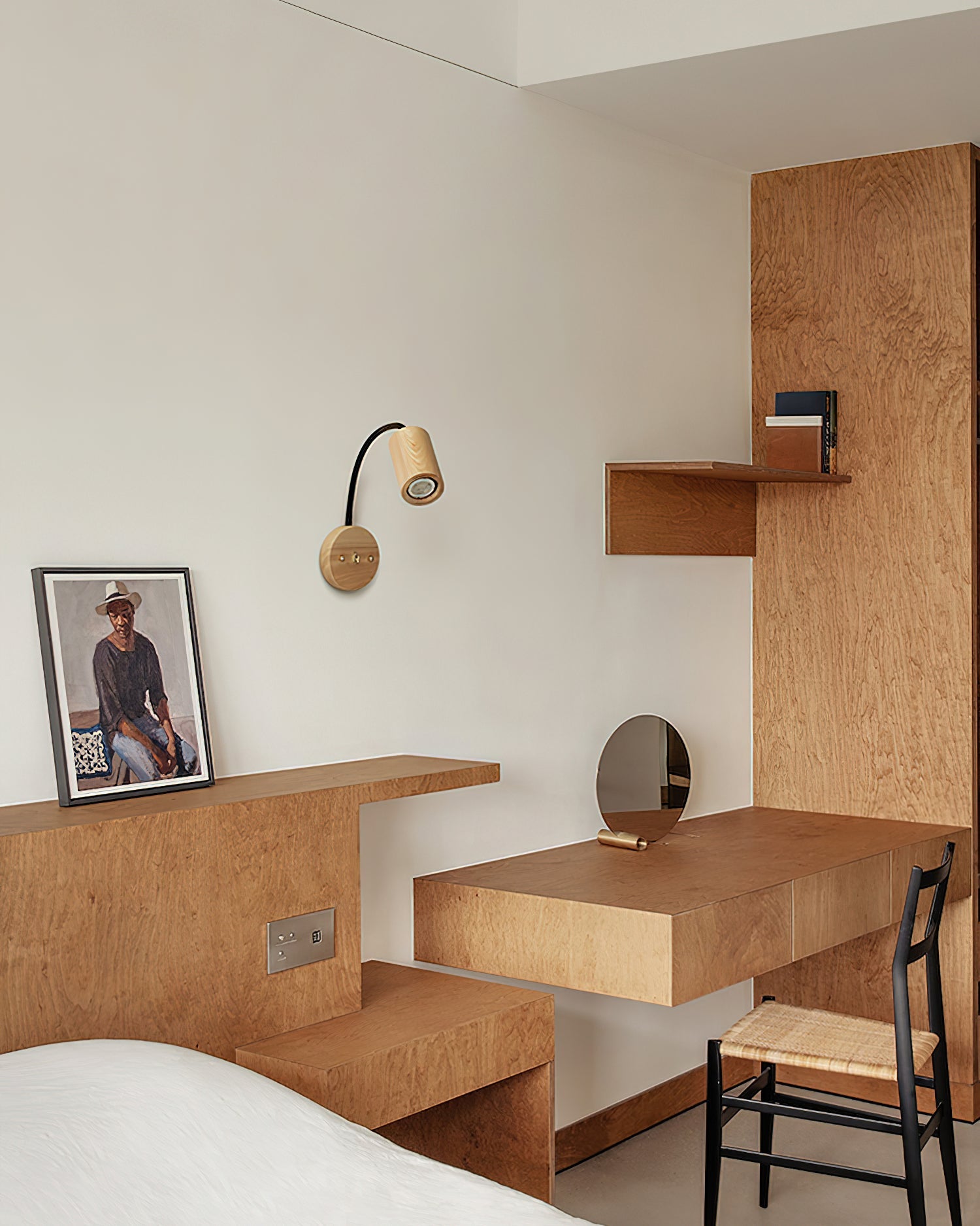 Woodcrest Wall Lamp