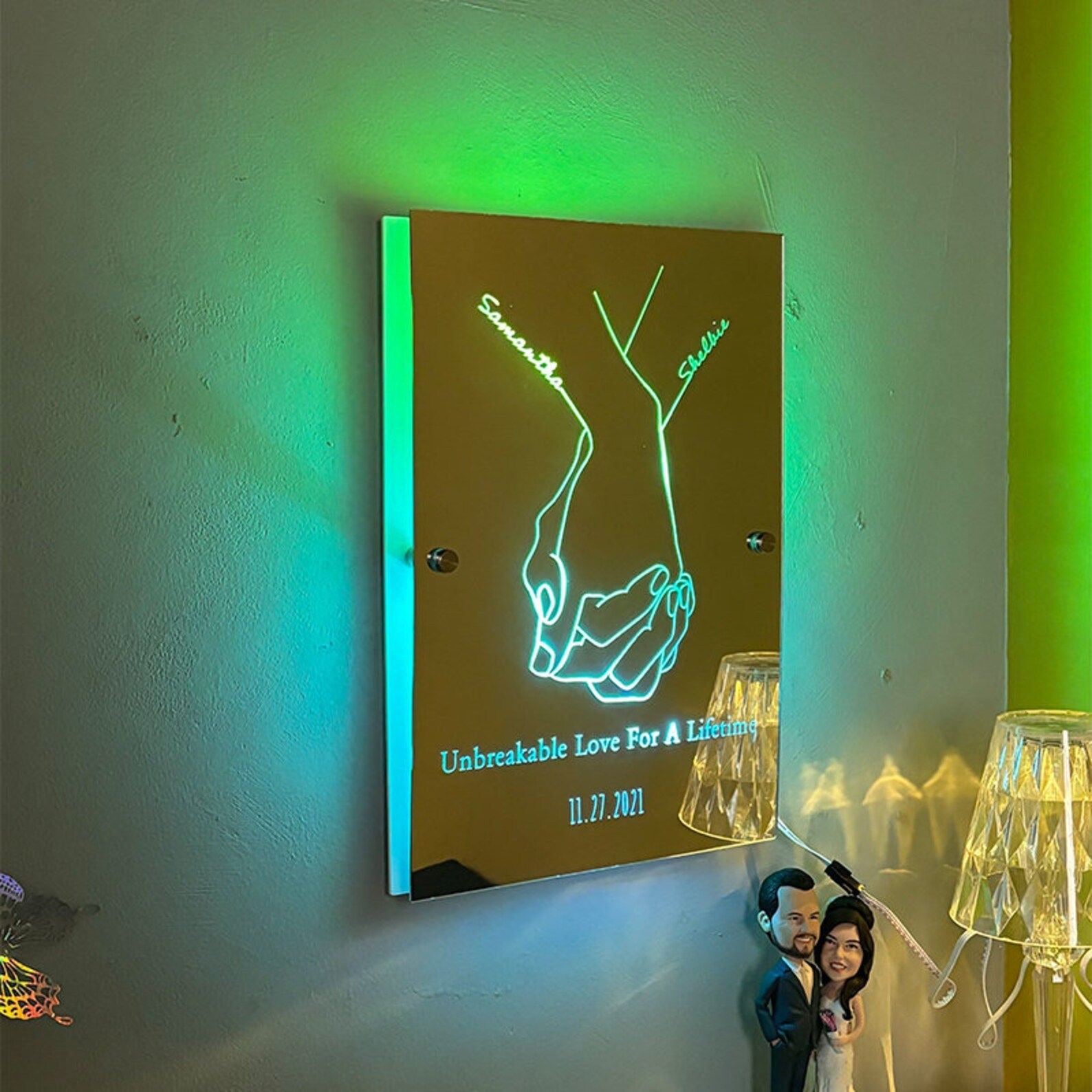 Personalized Holding Hands Mirror Sign - Personalized Mirror Sign with Couple Names - Custom Mirror Night Light - Wall Decor - Best Wedding Gift, Birthday Gift for Couples