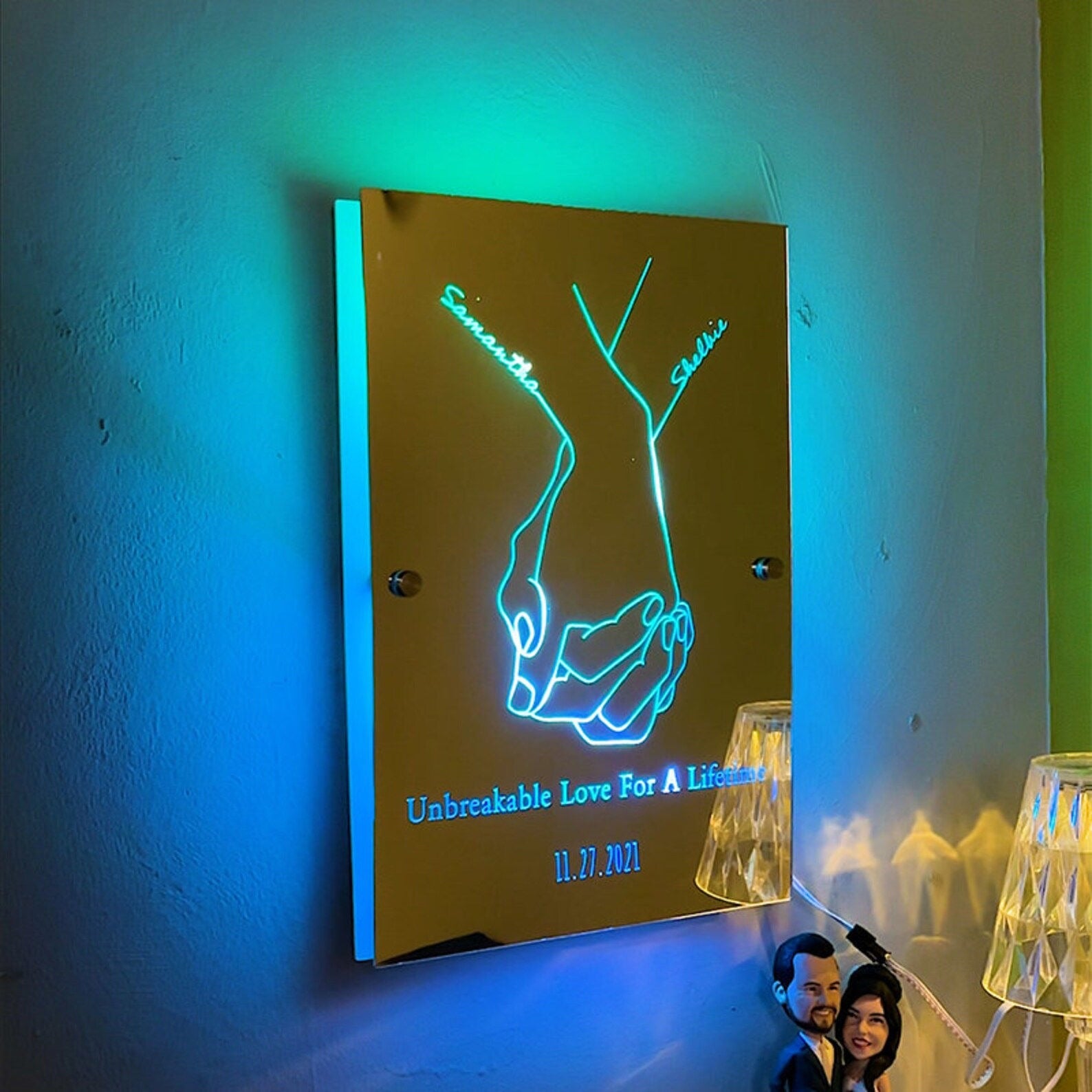 Personalized Holding Hands Mirror Sign - Personalized Mirror Sign with Couple Names - Custom Mirror Night Light - Wall Decor - Best Wedding Gift, Birthday Gift for Couples